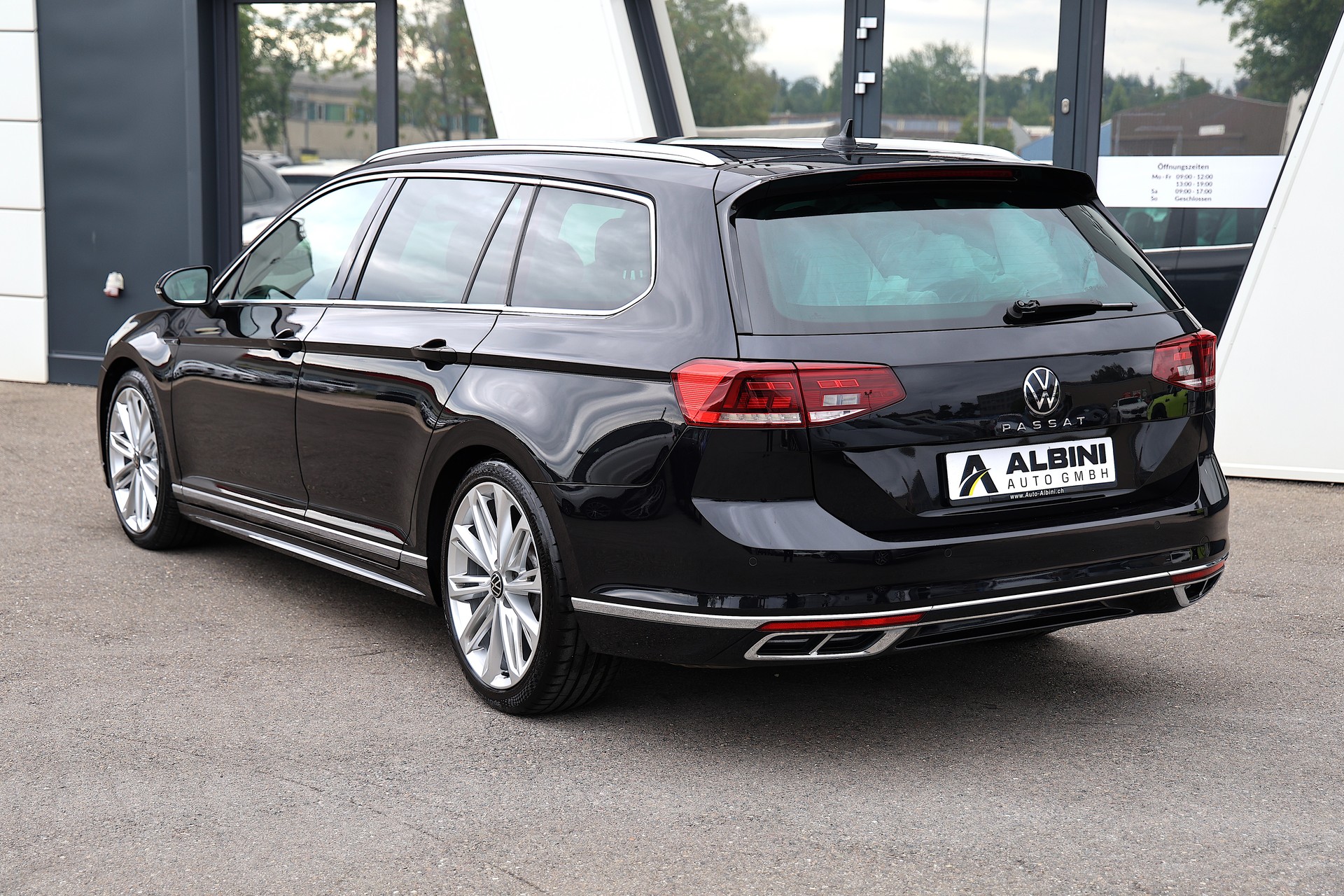 VW Passat 2.0 TDI BMT Elegance DSG *R-Line*-image-5