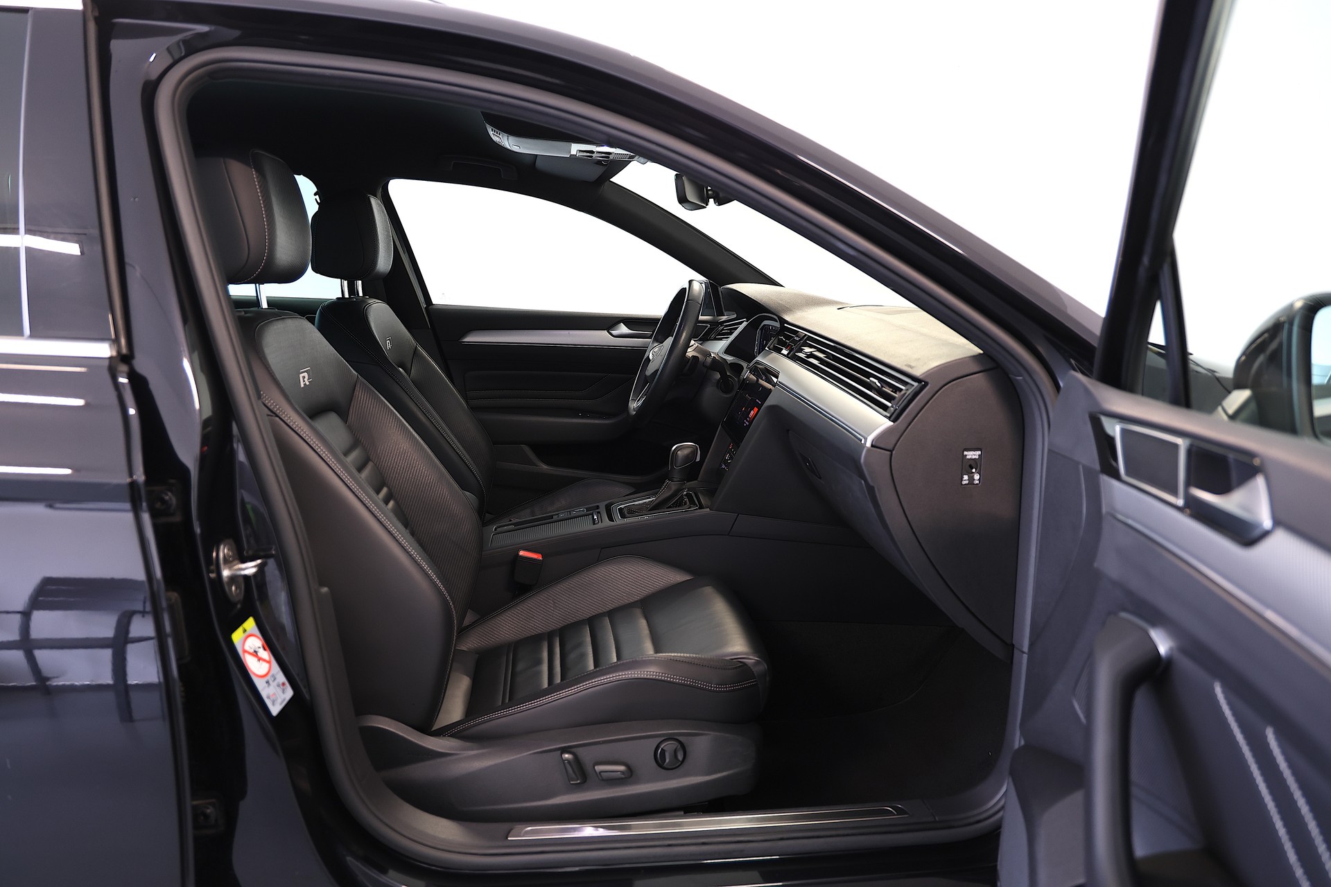 VW Passat 2.0 TDI BMT Elegance DSG *R-Line*-image-14