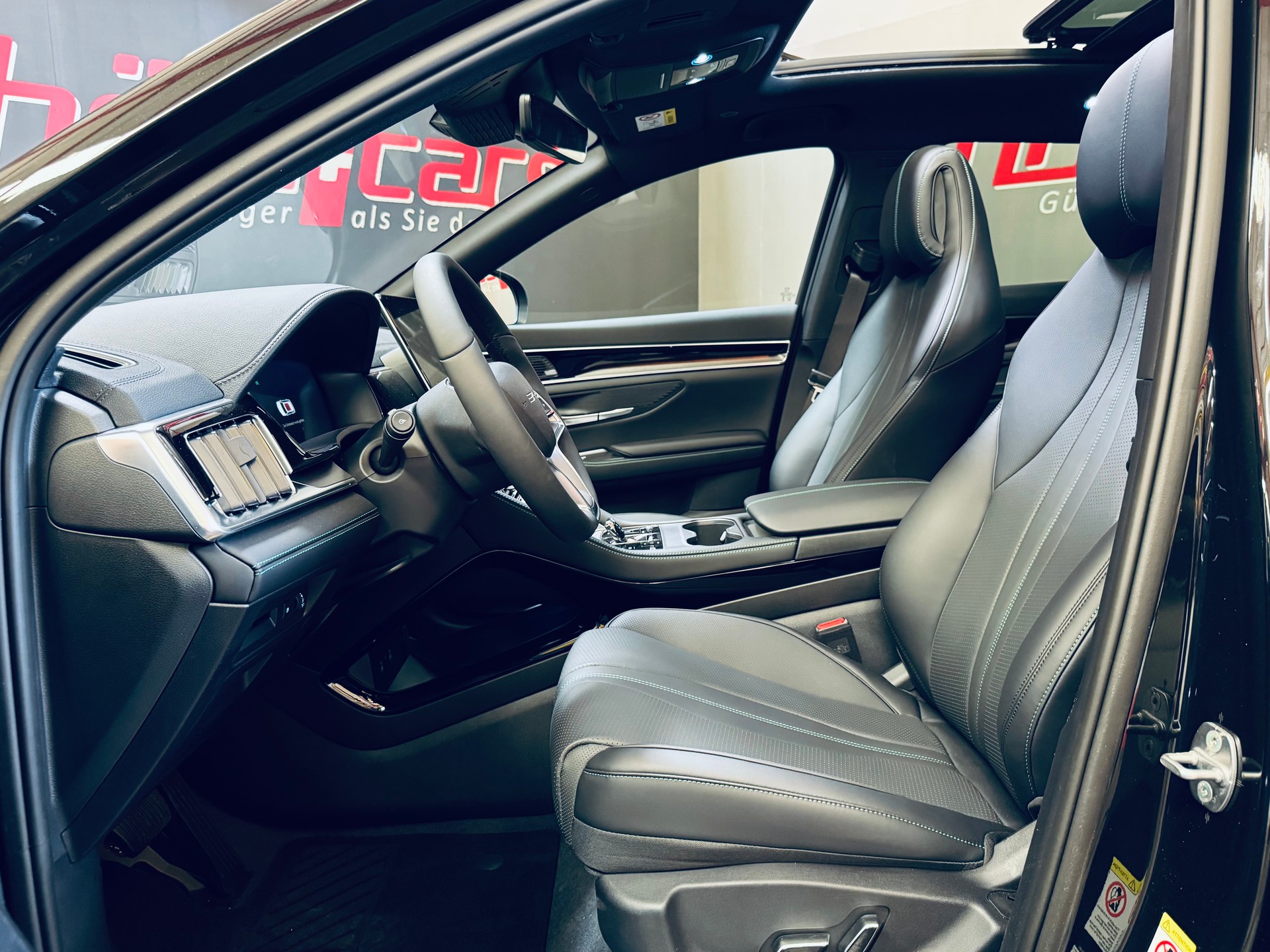 BYD Seal U DM-i Comfort-image-1