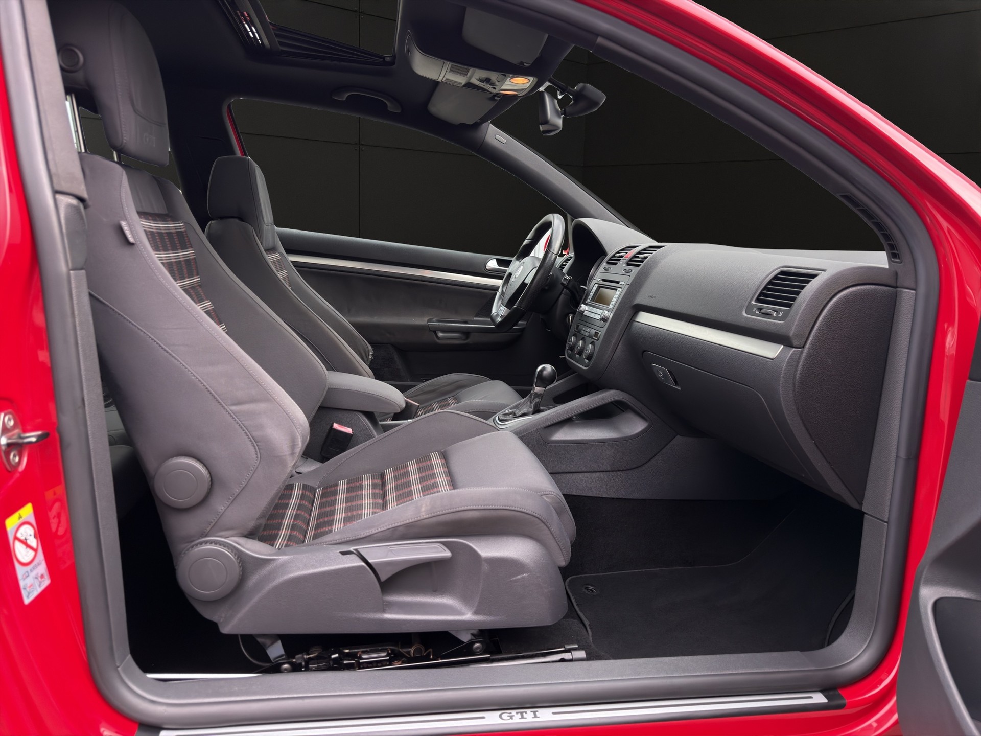 VW Golf 2.0 TFSI GTI-image-7