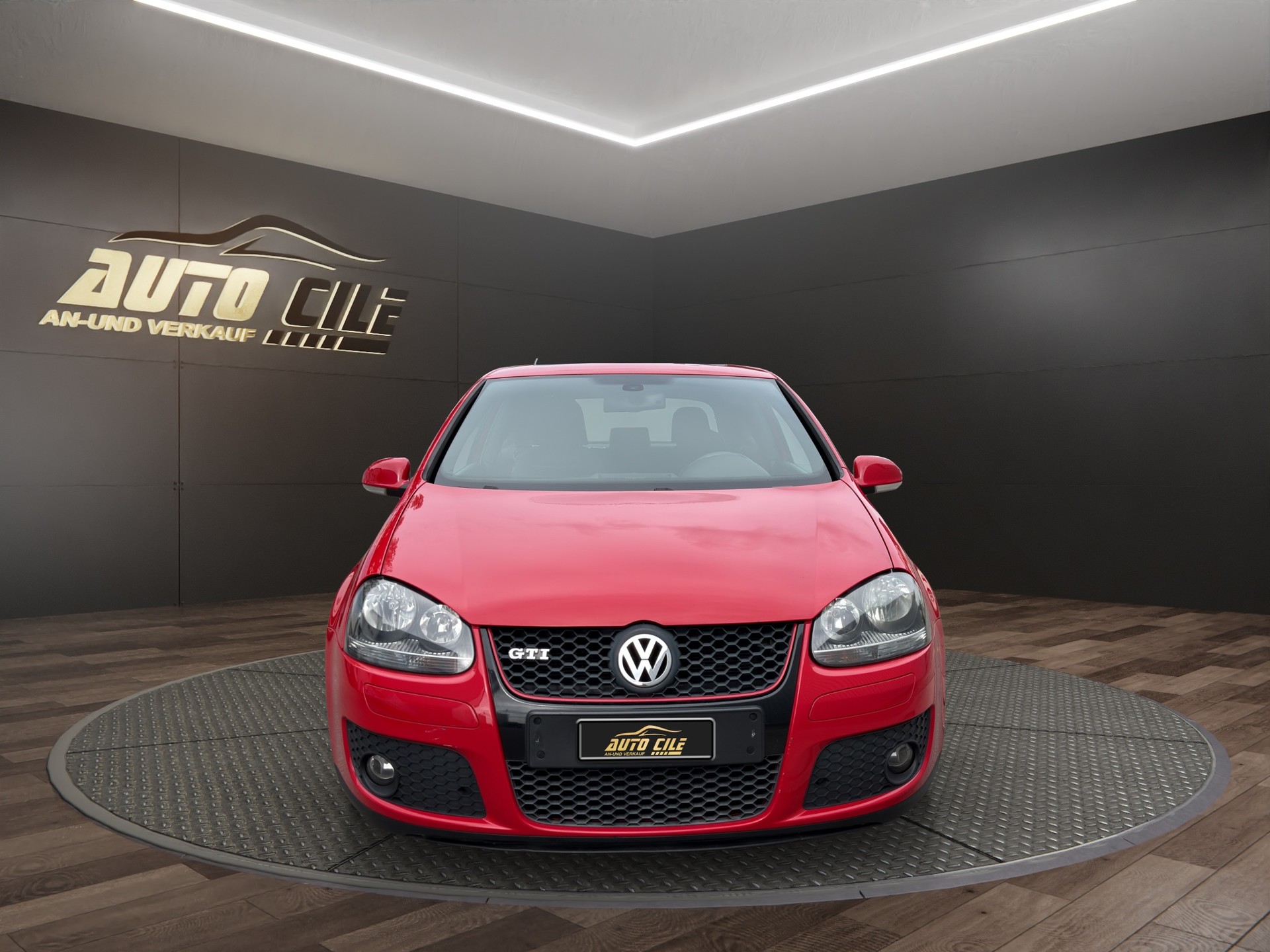 VW Golf 2.0 TFSI GTI-image-1