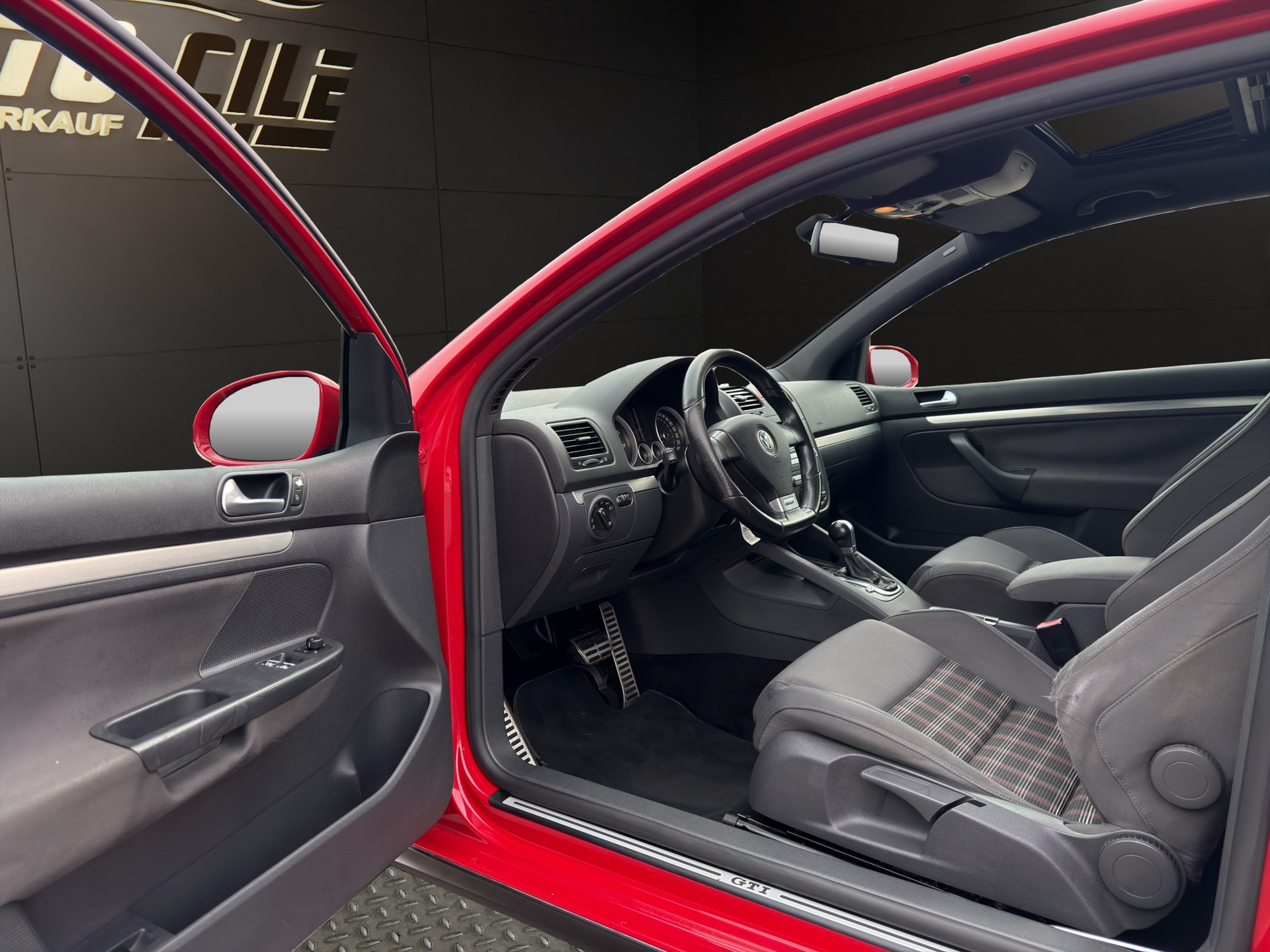 VW Golf 2.0 TFSI GTI-image-9