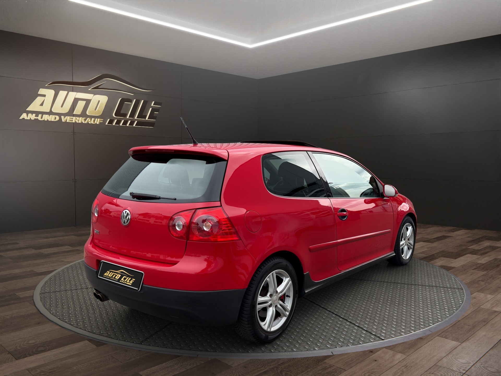 VW Golf 2.0 TFSI GTI-image-6