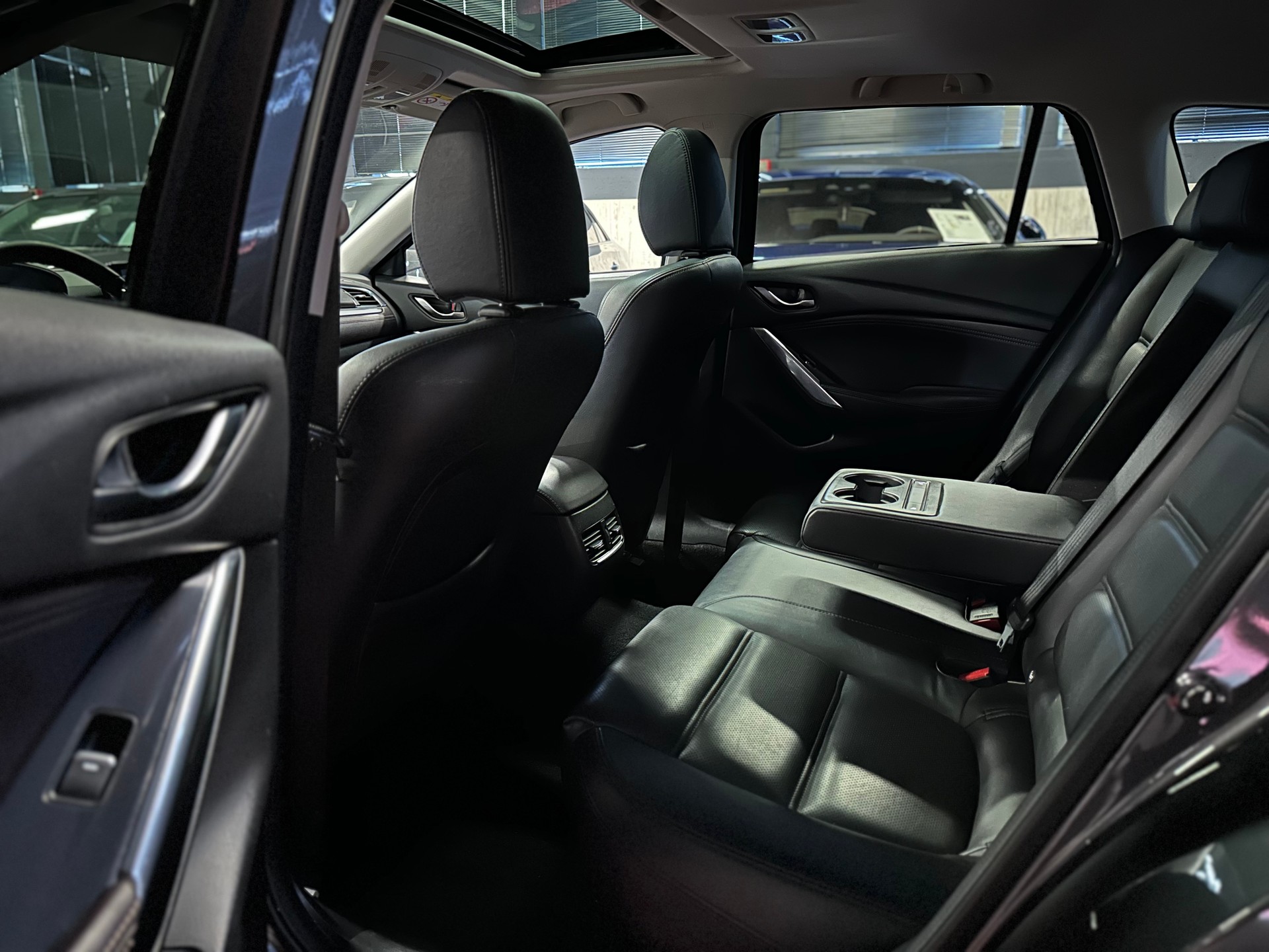 MAZDA 6 Sportwagon SKYACTIV-D 175 Revolution Automat AWD / * Frisch ab MFK + Service *-image-16