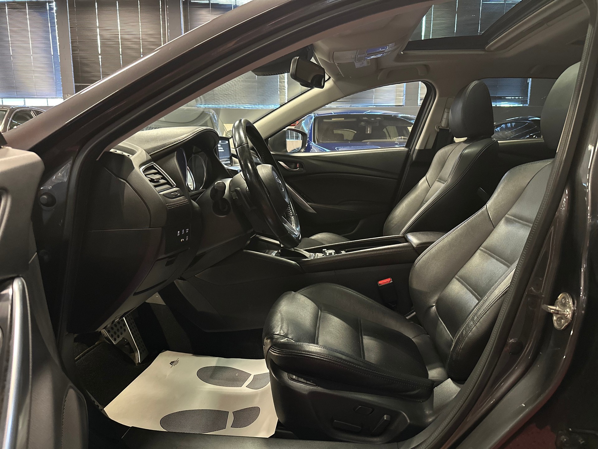 MAZDA 6 Sportwagon SKYACTIV-D 175 Revolution Automat AWD / * Frisch ab MFK + Service *-image-10
