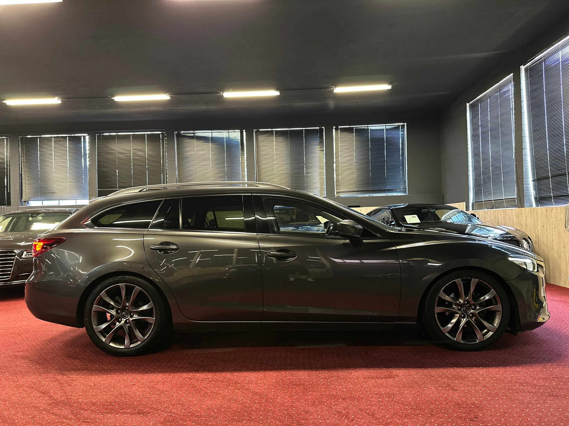 MAZDA 6 Sportwagon SKYACTIV-D 175 Revolution Automat AWD / * Frisch ab MFK + Service *-showroom-element-3