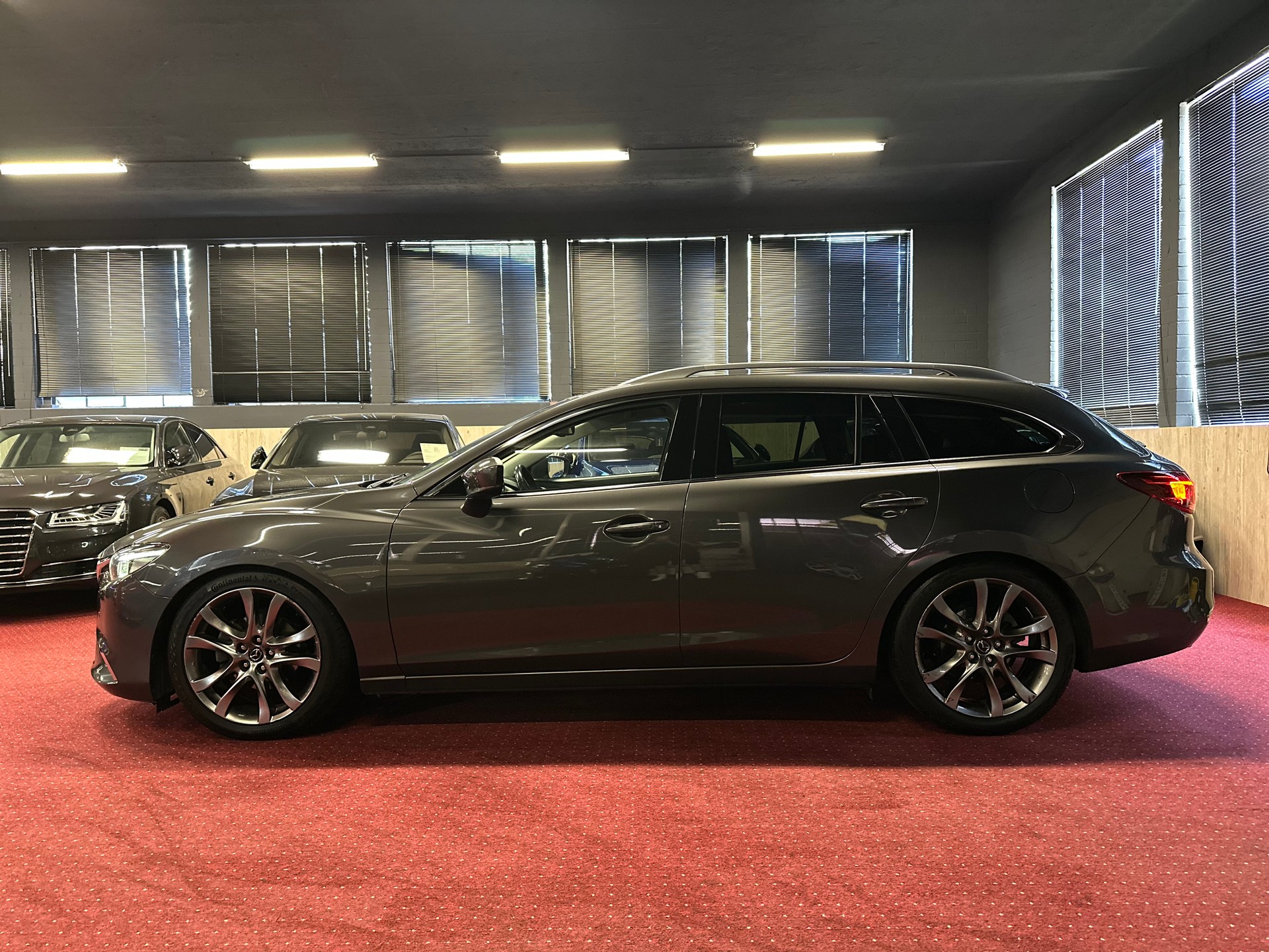 MAZDA 6 Sportwagon SKYACTIV-D 175 Revolution Automat AWD / * Frisch ab MFK + Service *-image-8
