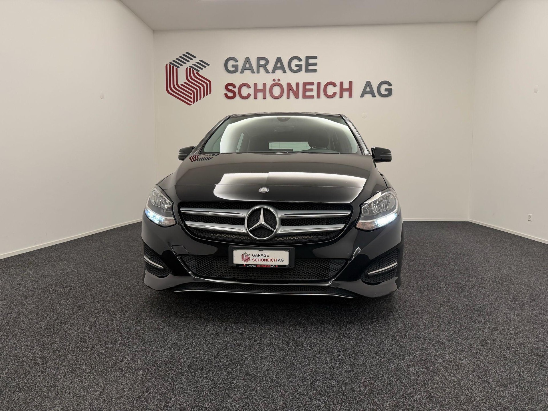 MERCEDES-BENZ B 180 d Style-showroom-element-1