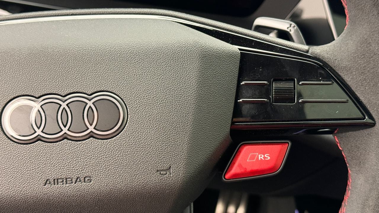 AUDI RS3 Limousine 2.5 TSI quattro S-tronic-image-9