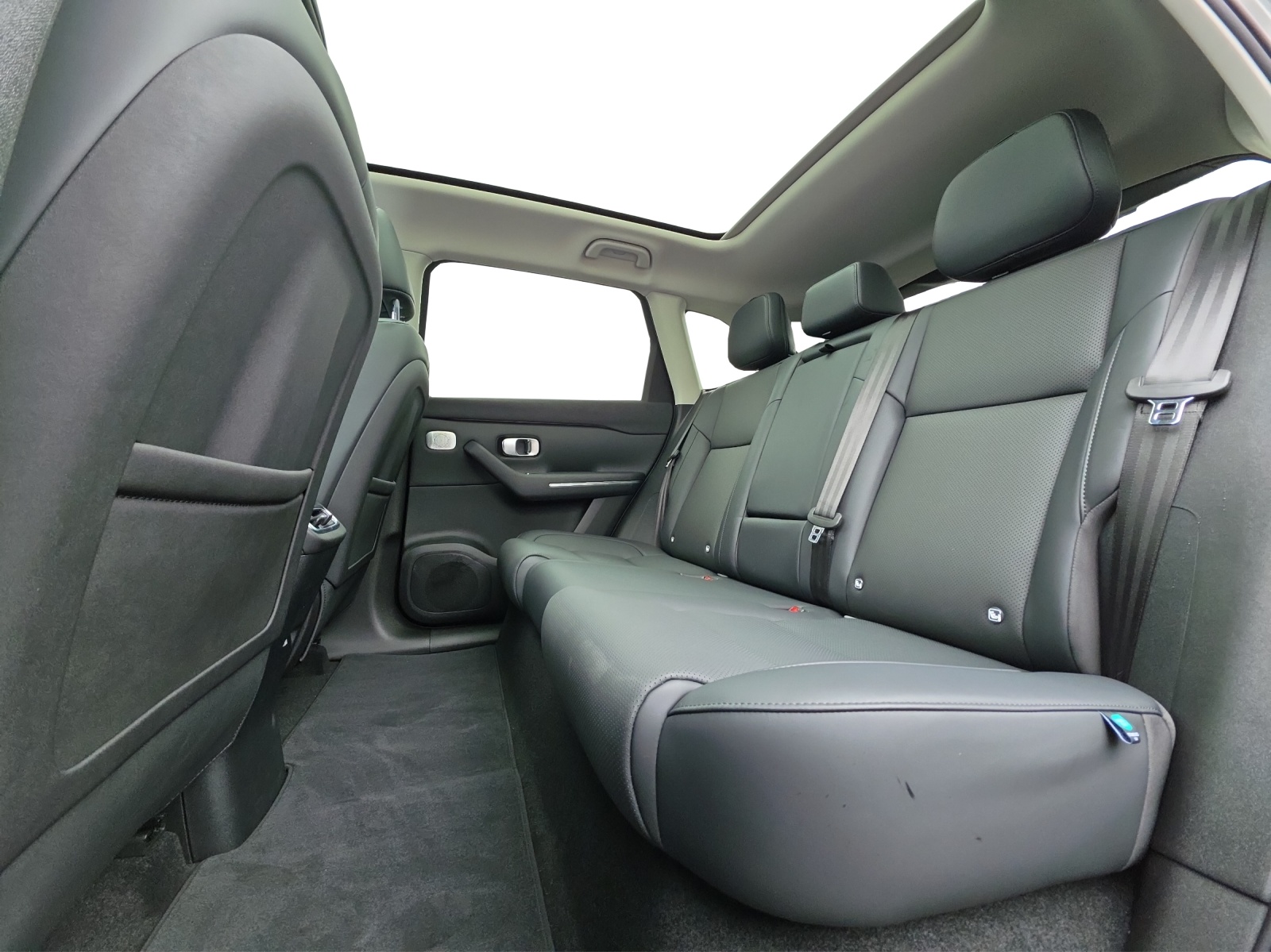 LEAPMOTOR C10 EV AWD-image-8