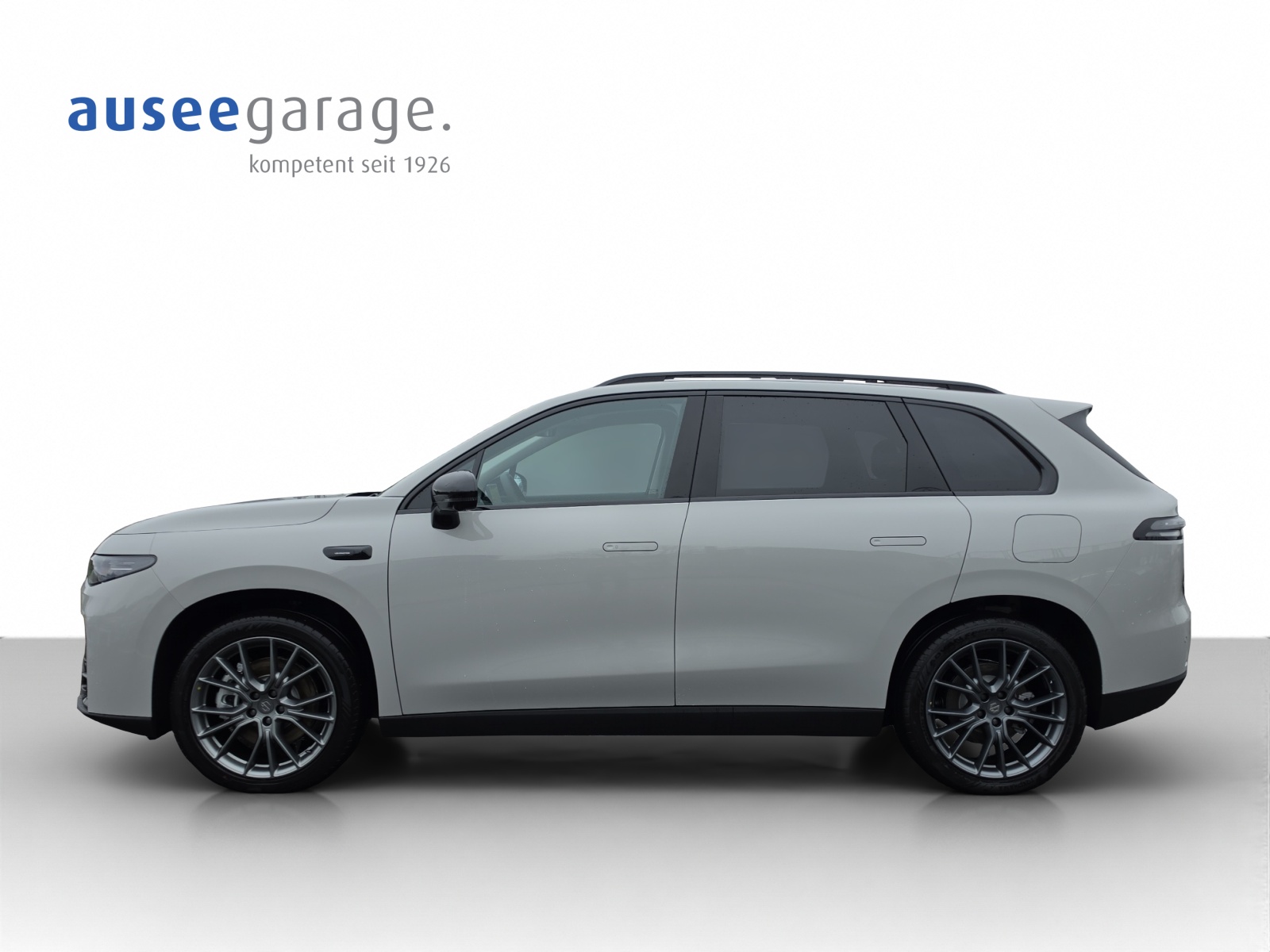 LEAPMOTOR C10 EV AWD-showroom-element-1