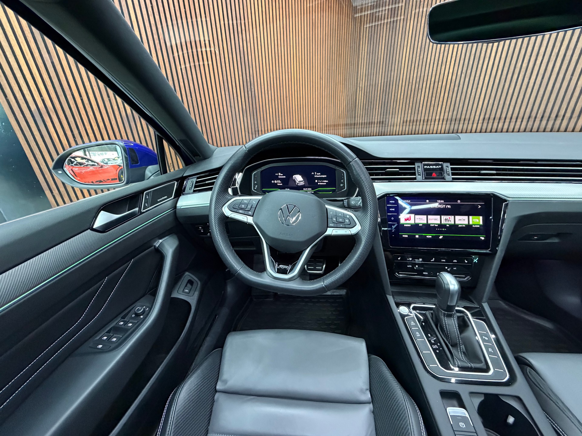 VW Passat 2.0 Diesel 4 Motion R-line-image-11