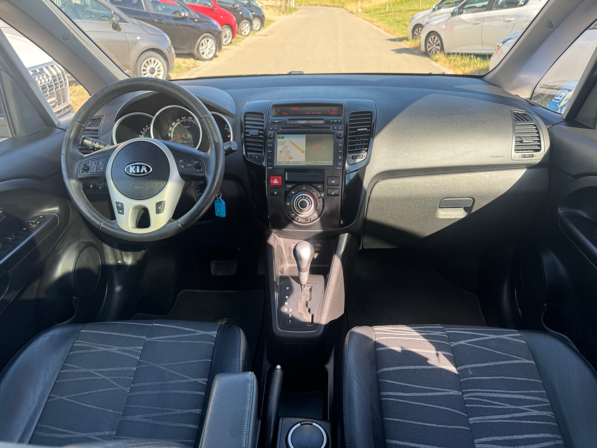 KIA Venga 1.6 CVVT Style Automatic-image-7