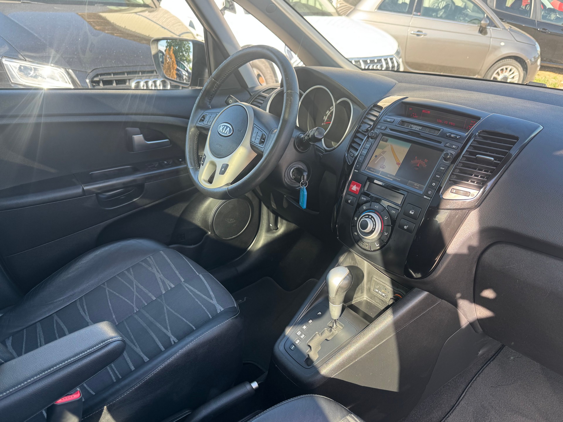 KIA Venga 1.6 CVVT Style Automatic-image-6