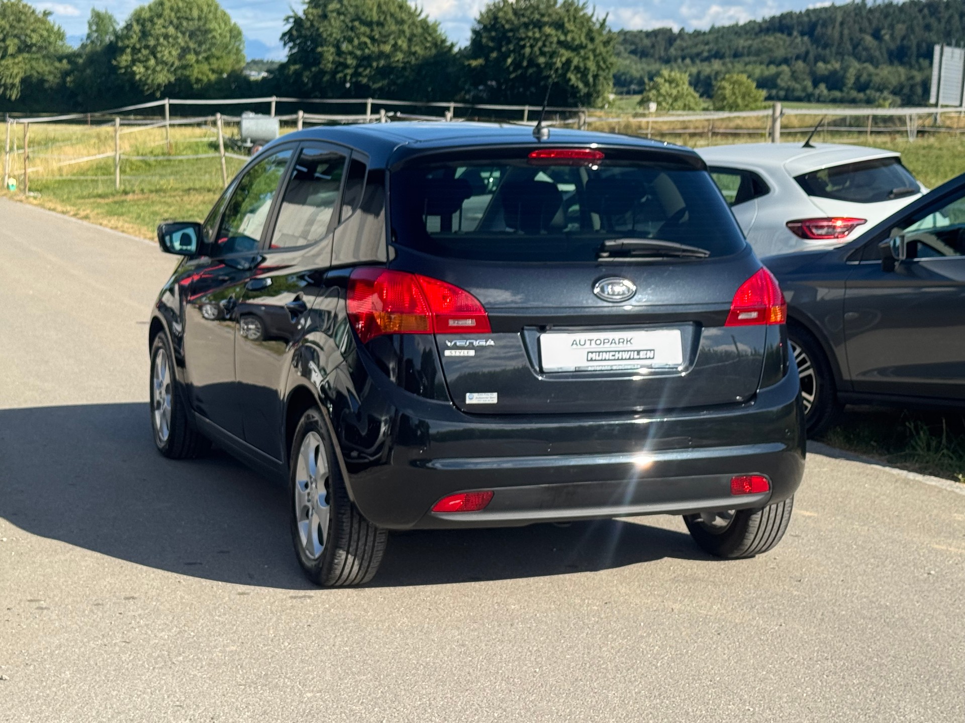 KIA Venga 1.6 CVVT Style Automatic-image-3
