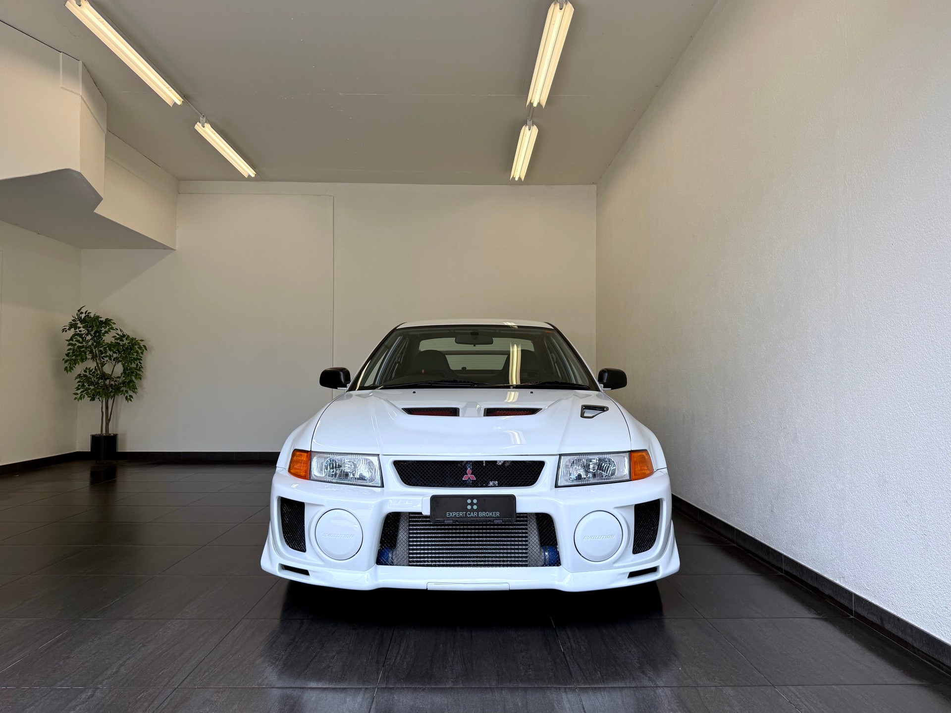 MITSUBISHI Evo V-showroom-element-3