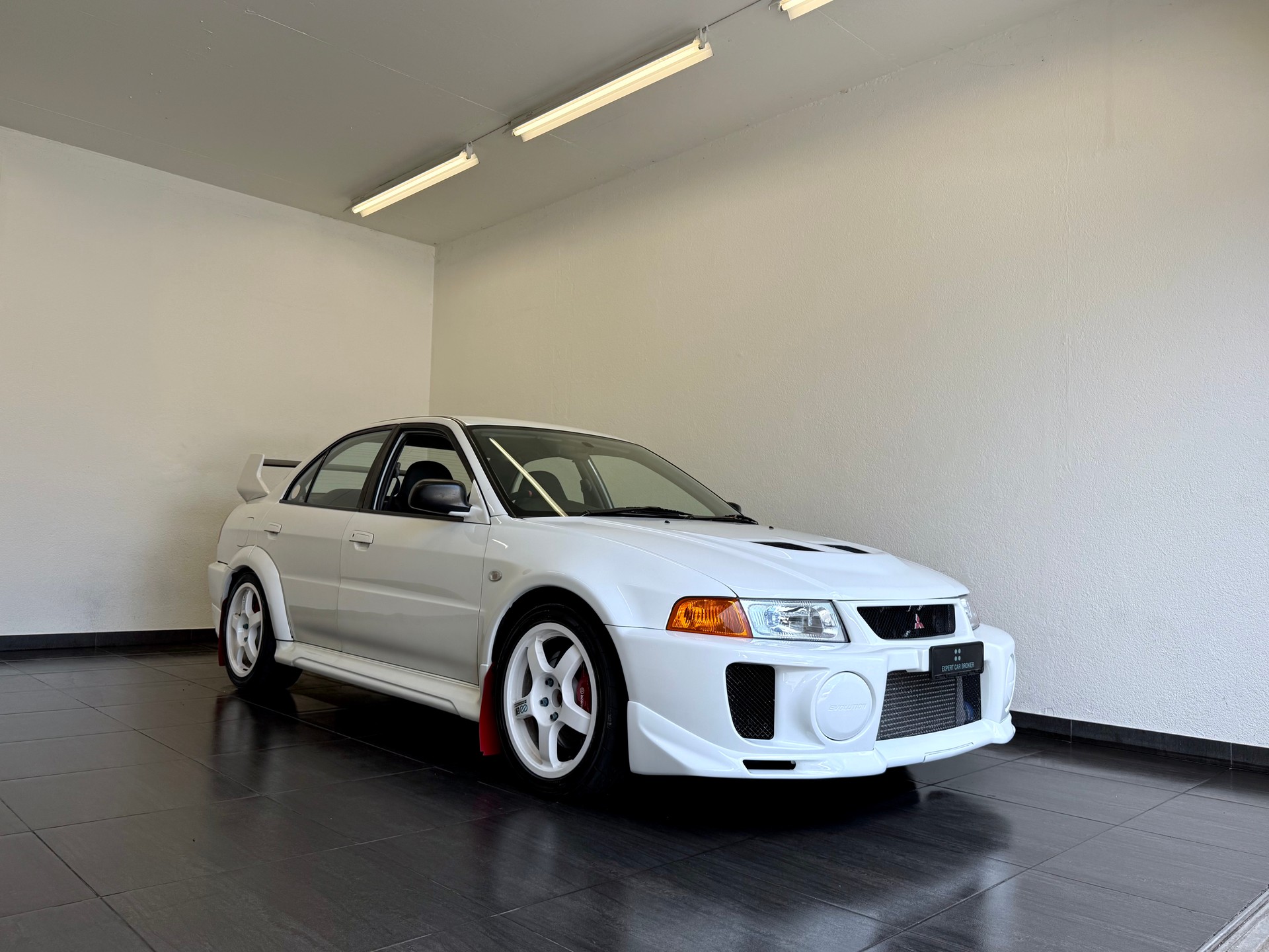 MITSUBISHI Evo V-showroom-element-1