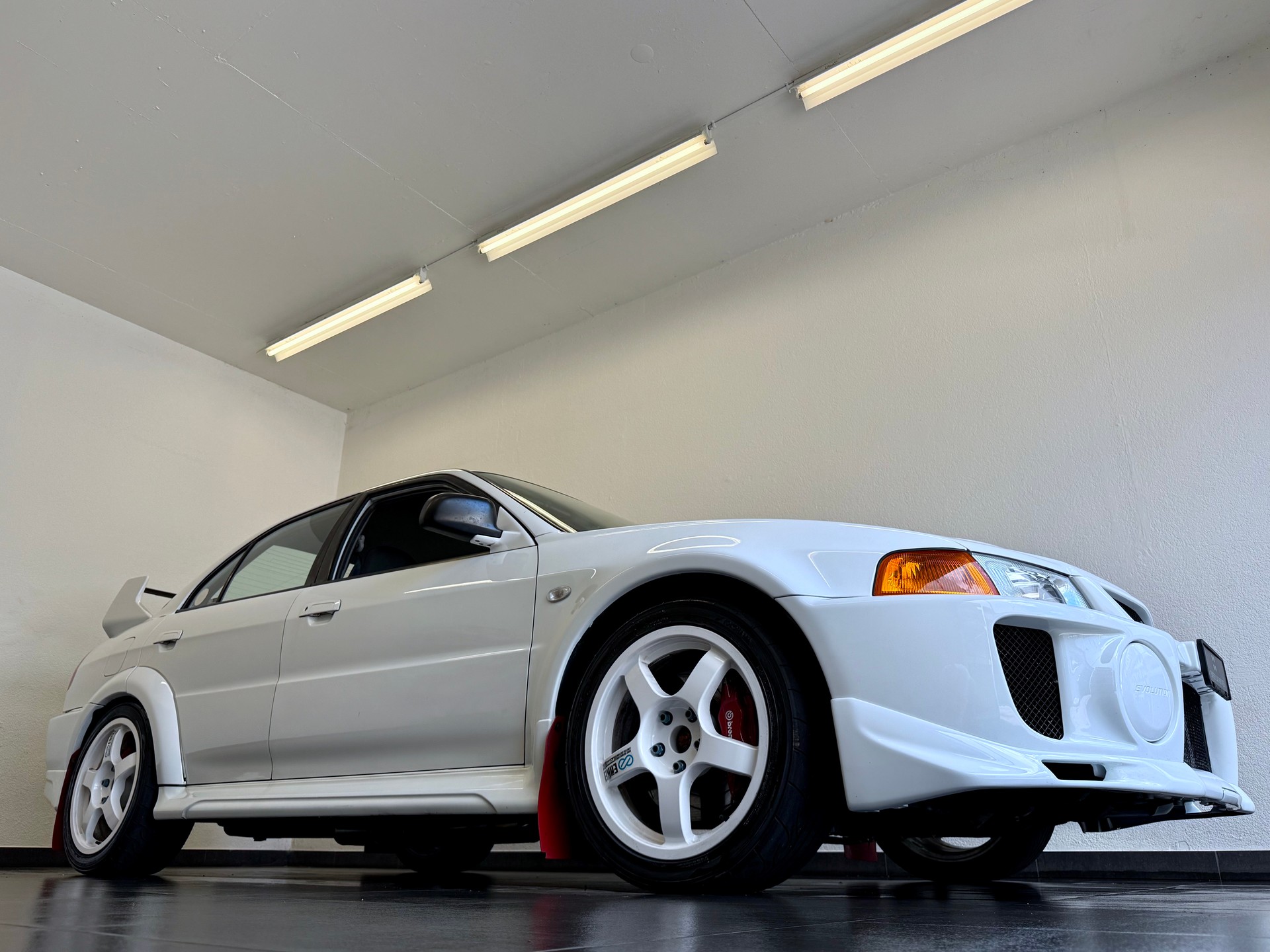MITSUBISHI Evo V-showroom-element-2