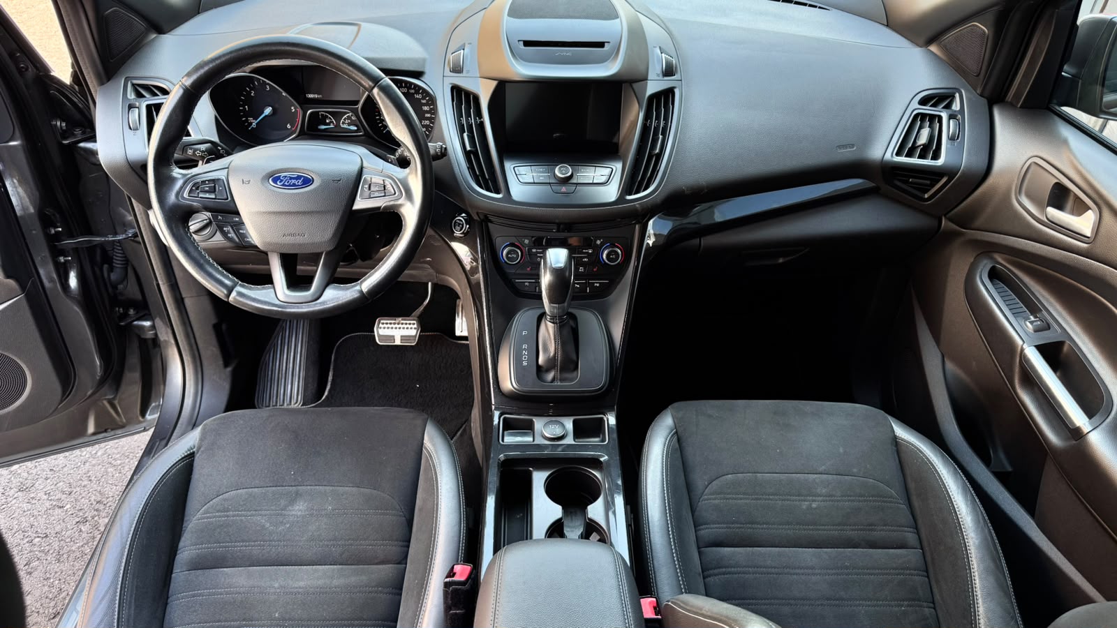 FORD Kuga 2.0 TDCi ST Line 4WD PowerShift-image-7