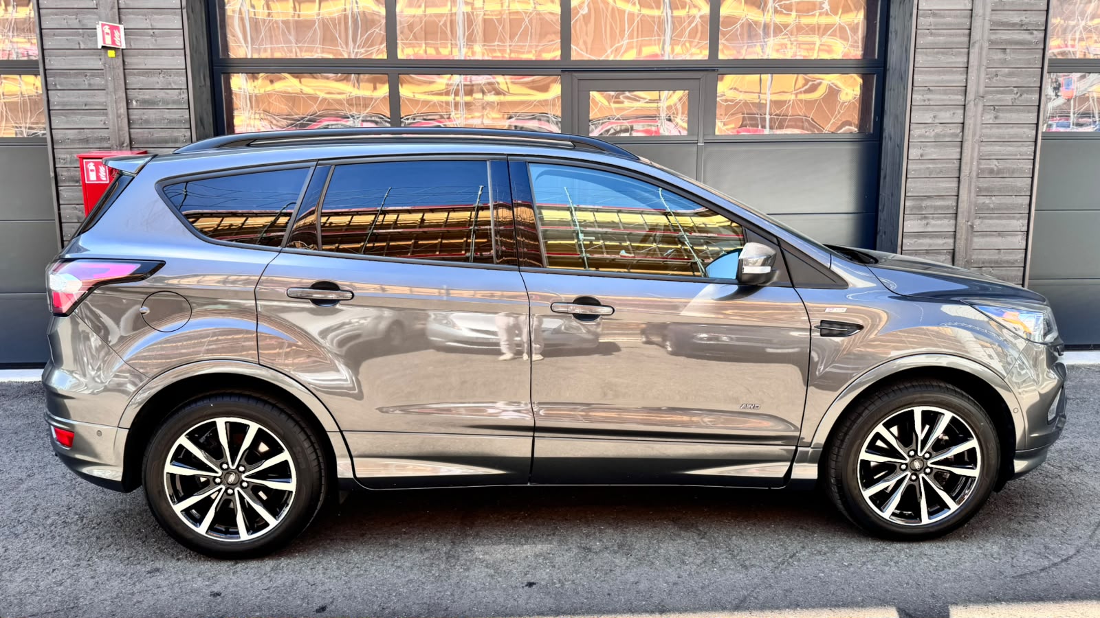 FORD Kuga 2.0 TDCi ST Line 4WD PowerShift-image-3