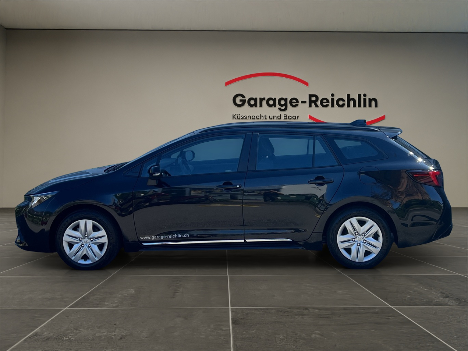 TOYOTA Corolla Touring Sports 1.8 HSD Active-showroom-element-1