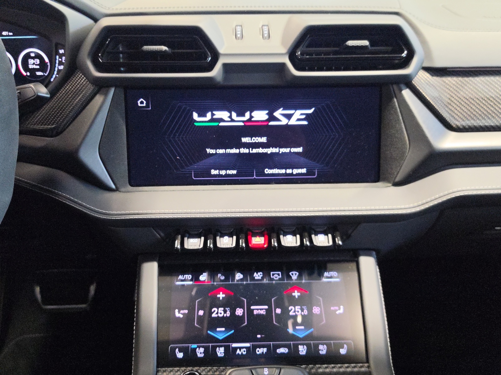 LAMBORGHINI Urus SE-image-17