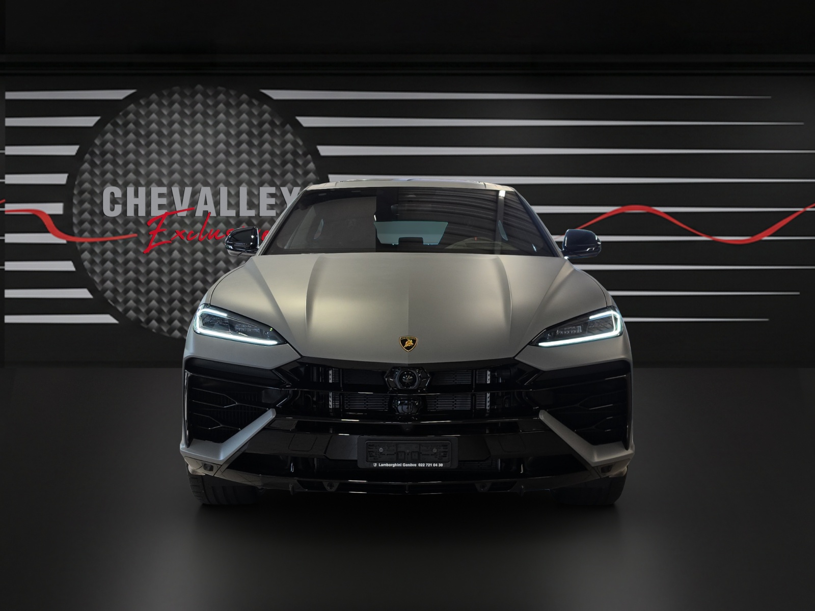 LAMBORGHINI Urus SE-showroom-element-1