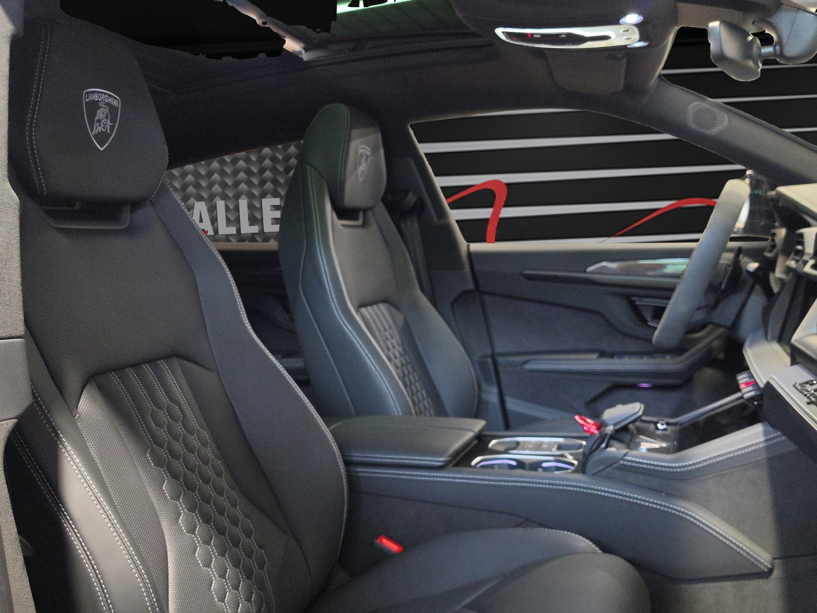 LAMBORGHINI Urus SE-image-8