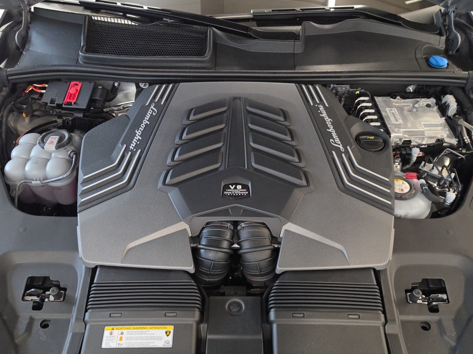 LAMBORGHINI Urus SE-image-19