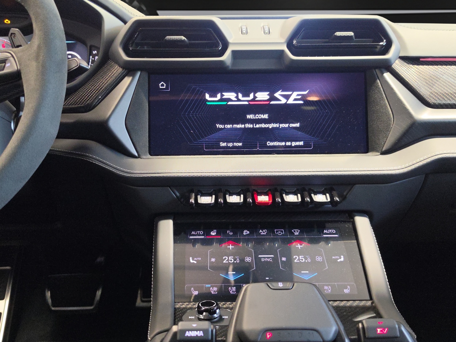 LAMBORGHINI Urus SE-image-16