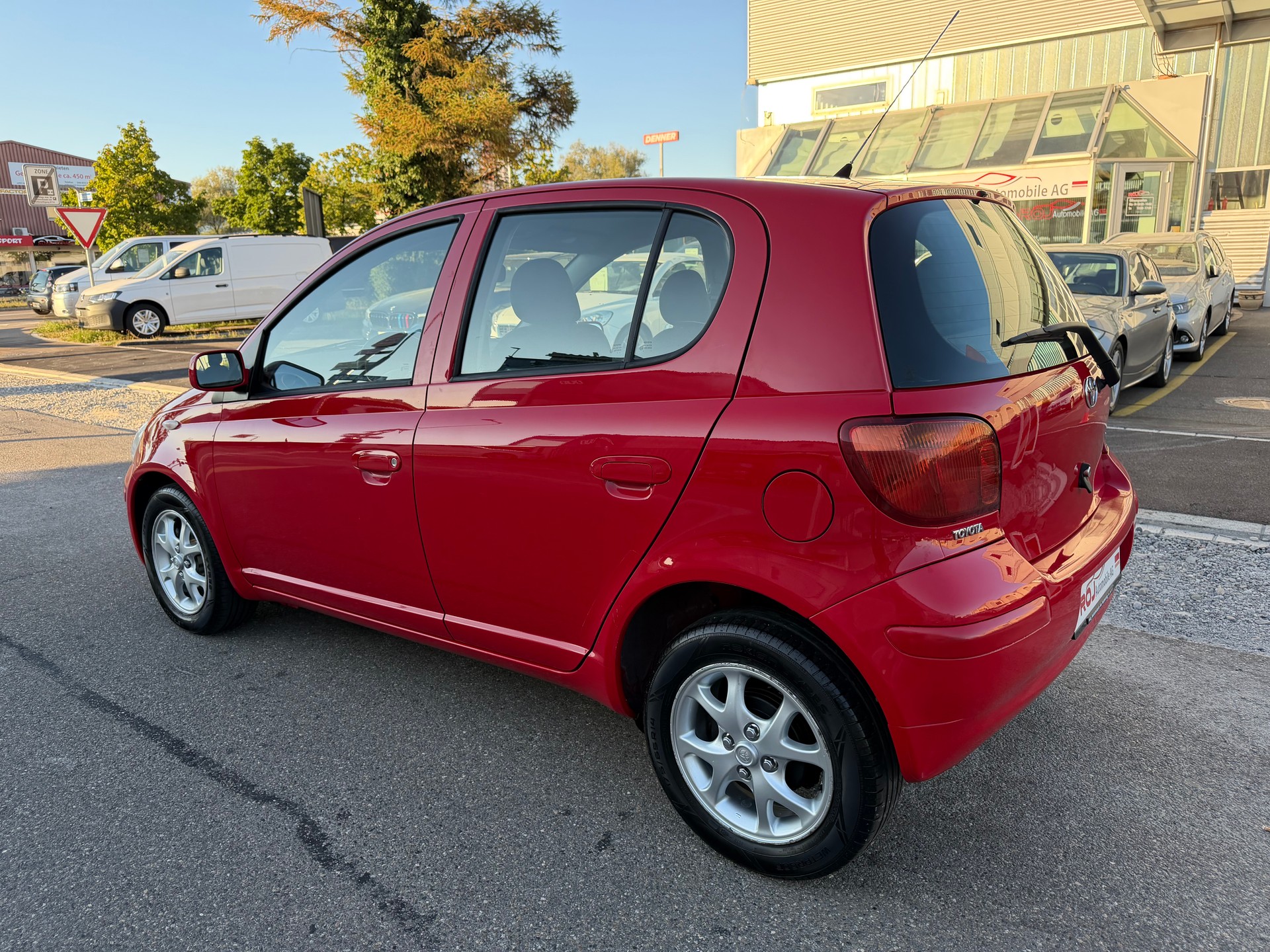 TOYOTA Yaris 1.3 Linea Sol-image-6