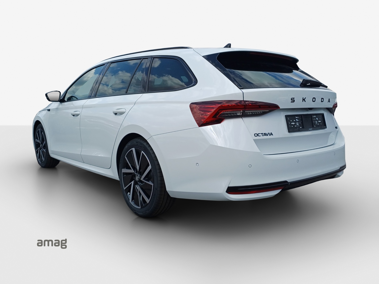 SKODA Octavia Combi 2.0 TSI DSG Dynamic 4x4-showroom-element-2