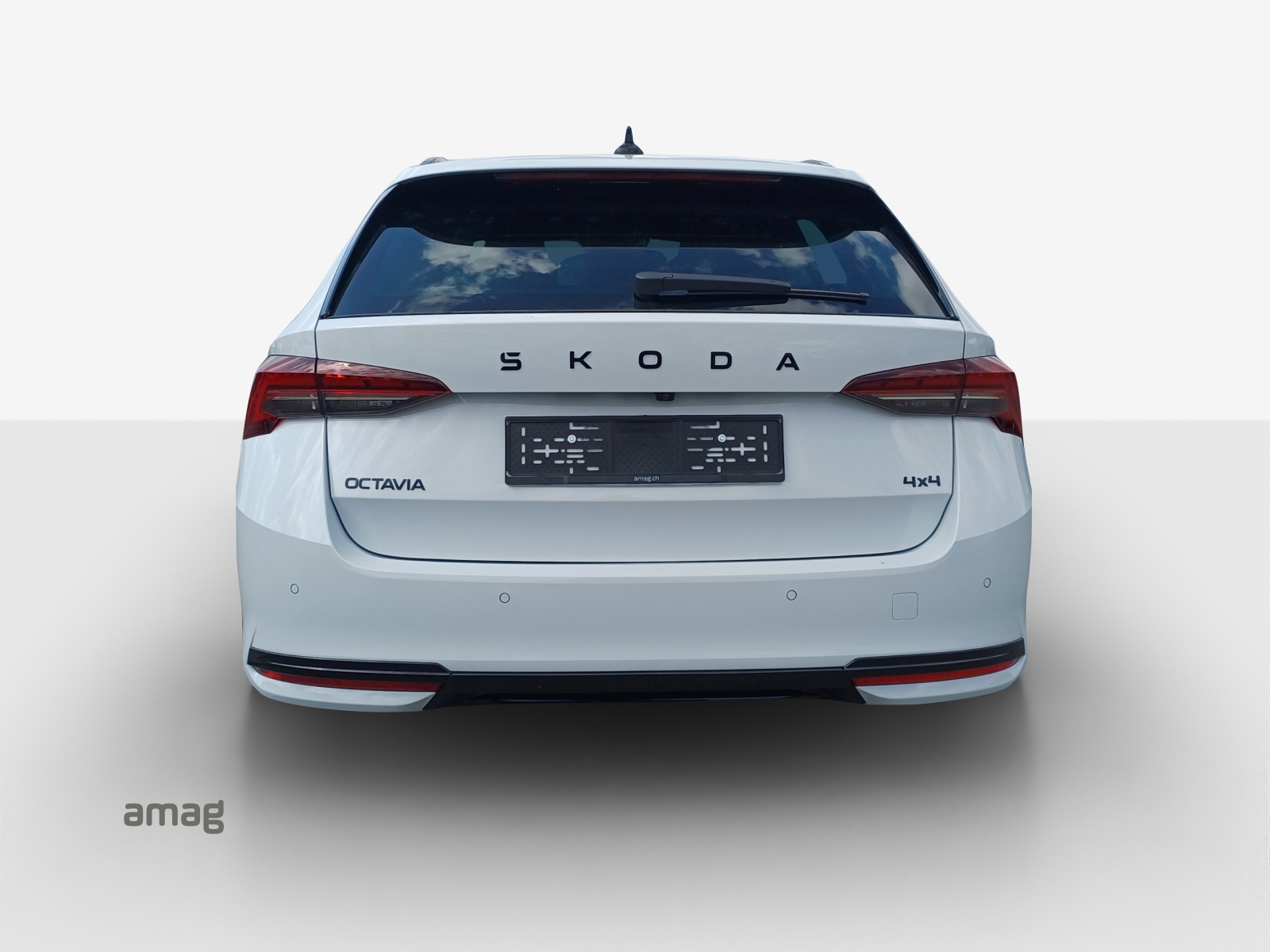 SKODA Octavia Combi 2.0 TSI DSG Dynamic 4x4-showroom-element-3