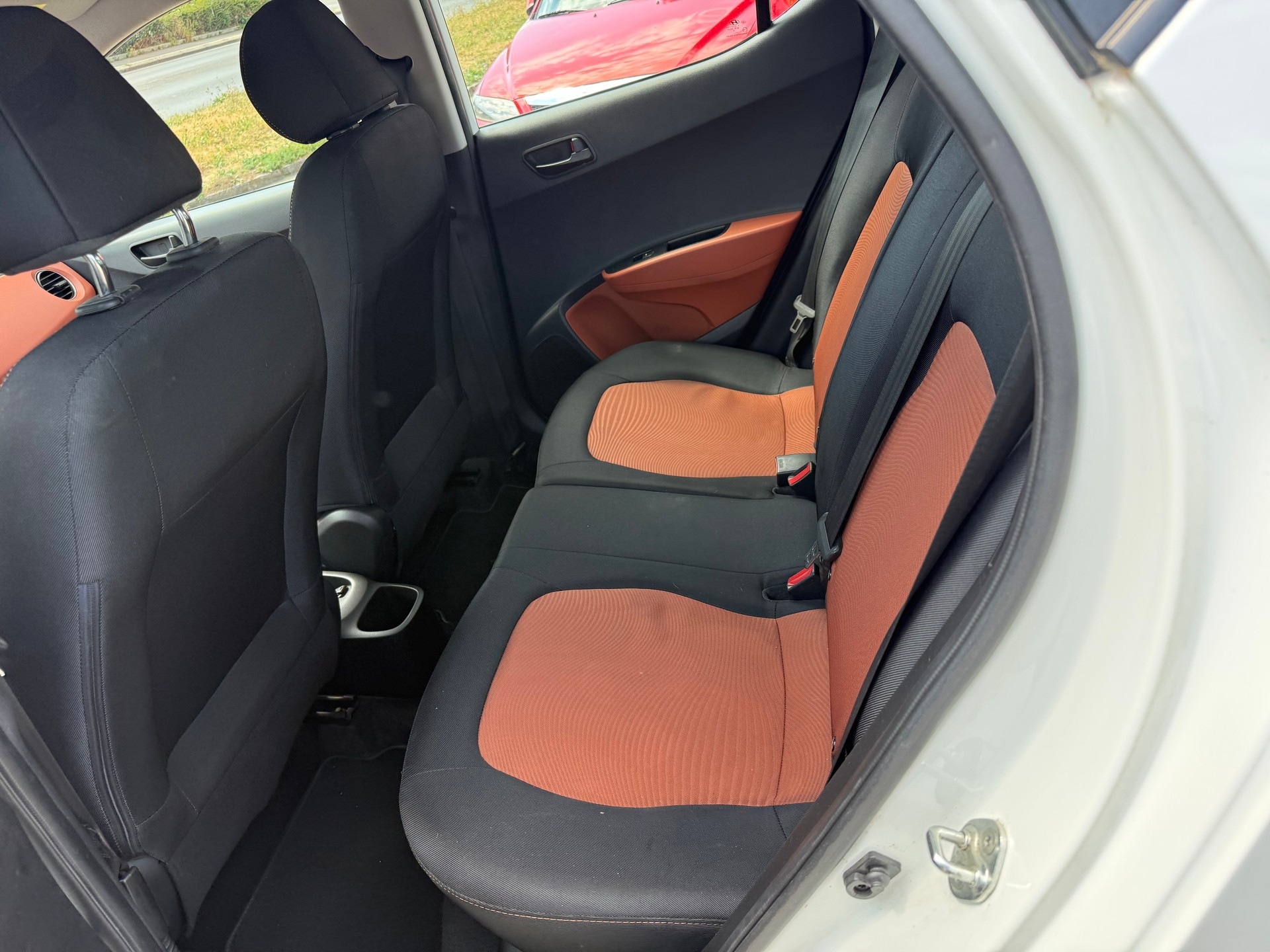 HYUNDAI i10 1.2 Amplia-image-8