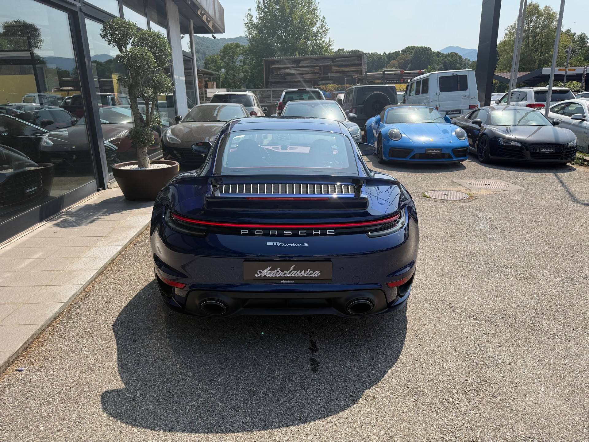 PORSCHE 911 Turbo S PDK-showroom-element-2