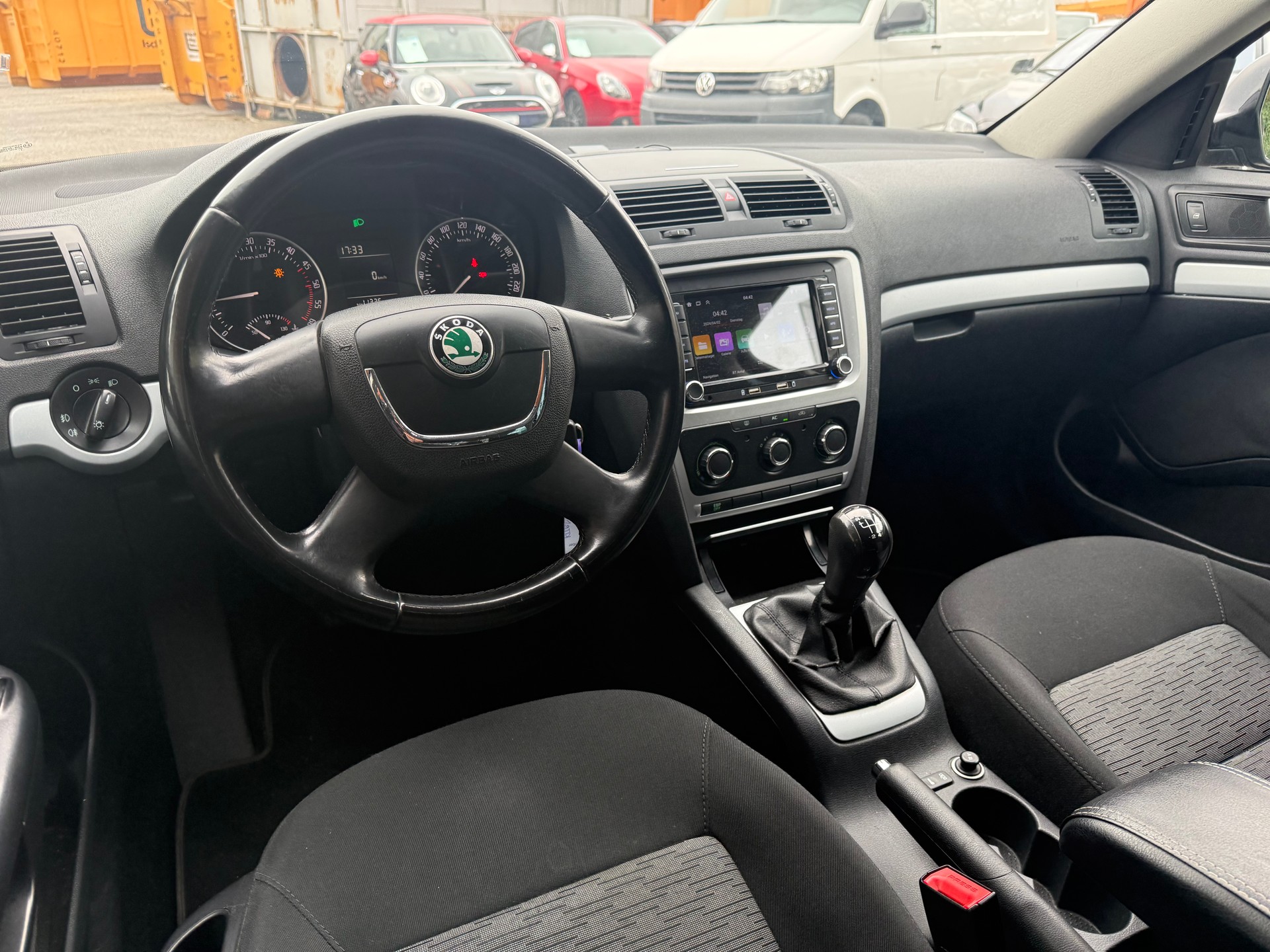 SKODA Octavia Combi 1.9 TDI Ambiente-image-11