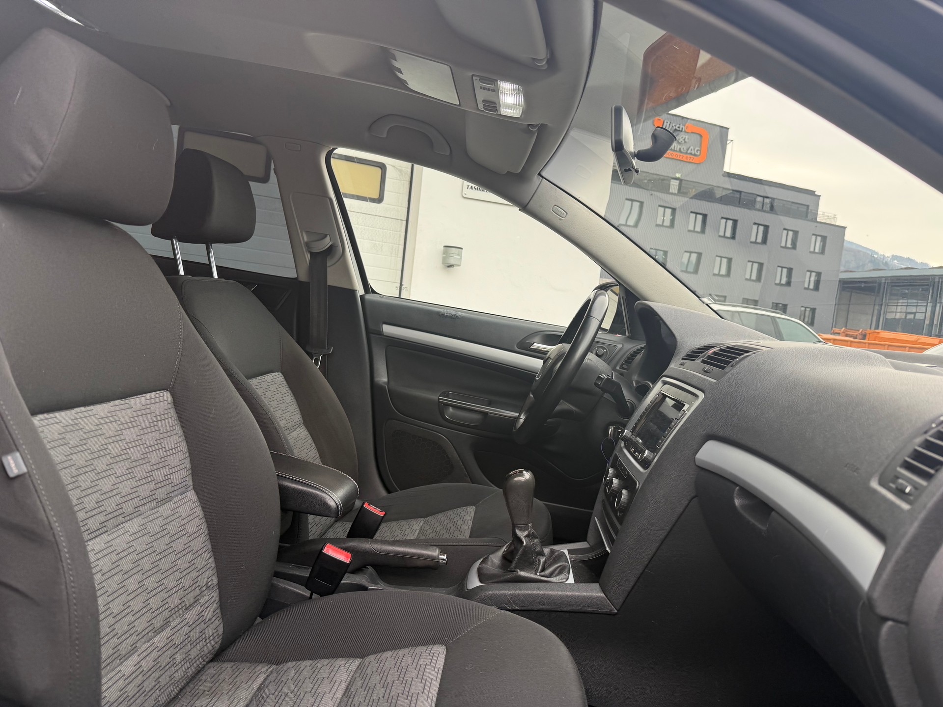 SKODA Octavia Combi 1.9 TDI Ambiente-image-7