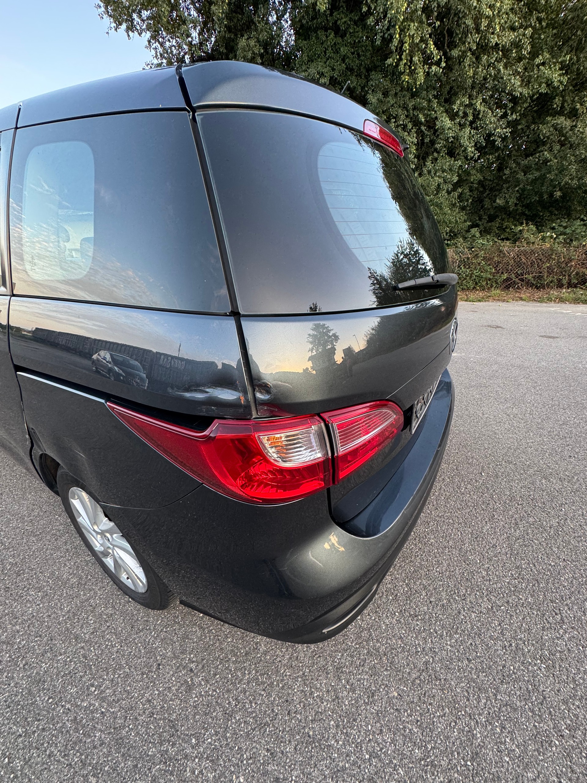 MAZDA 5-image-4