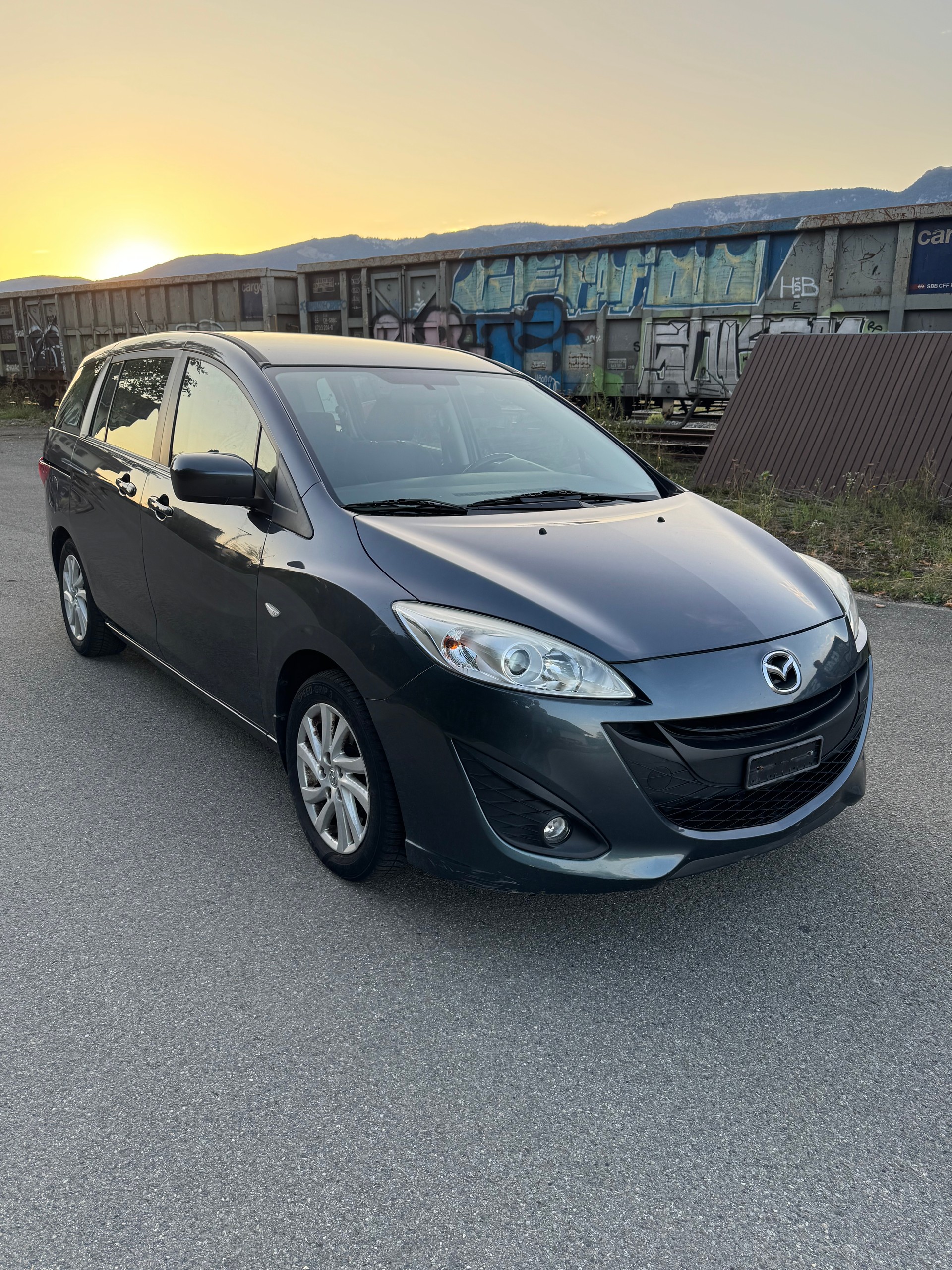 MAZDA 5