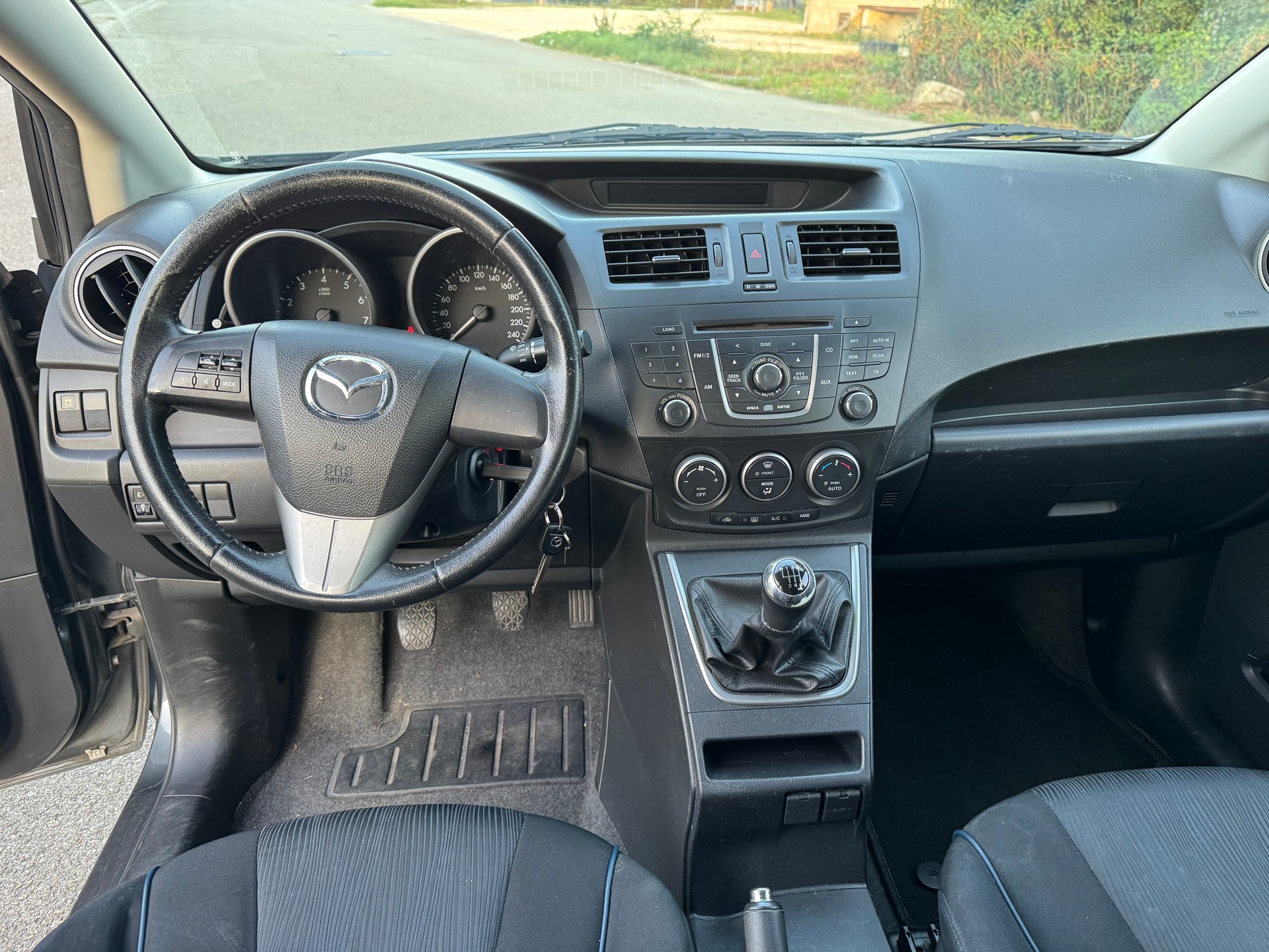 MAZDA 5-image-7