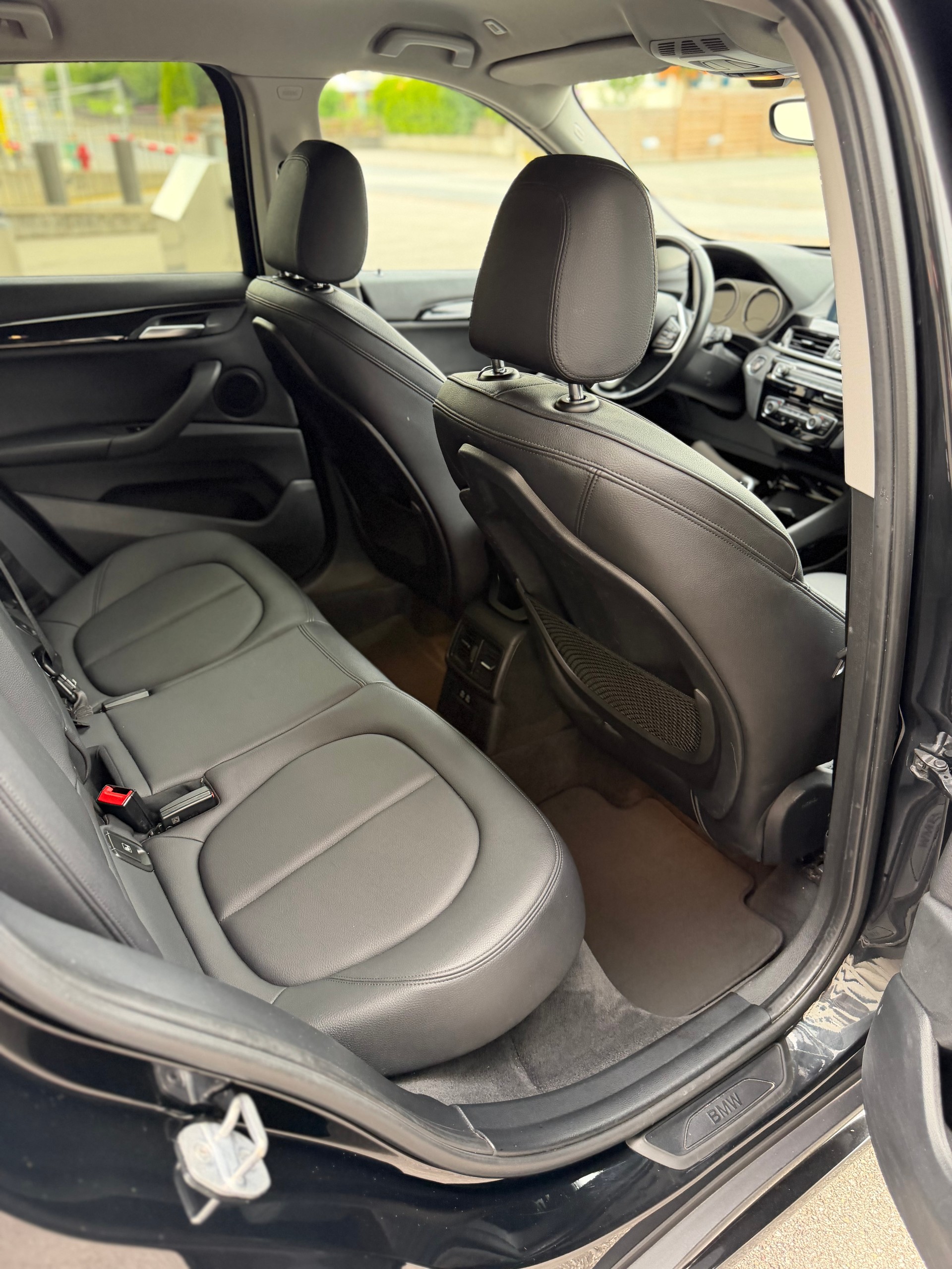 BMW X1 xDrive 18d Steptronic-image-12