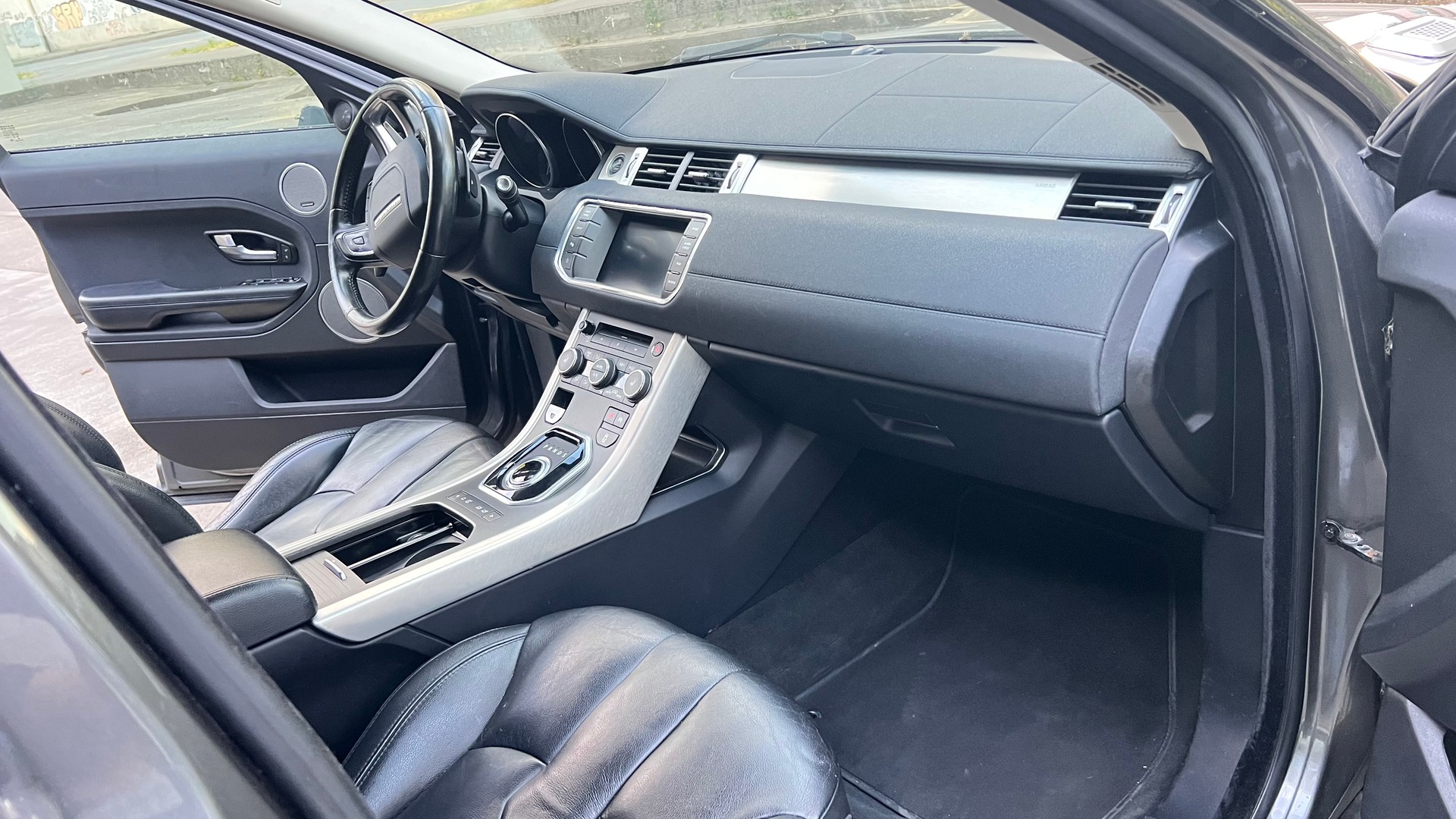 LAND ROVER Range Rover Evoque 2.0 Si4 Prestige AT9-image-6