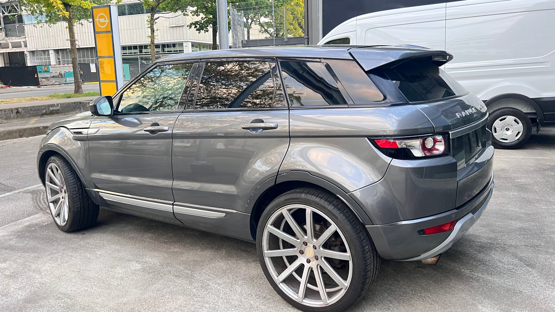 LAND ROVER Range Rover Evoque 2.0 Si4 Prestige AT9-image-4