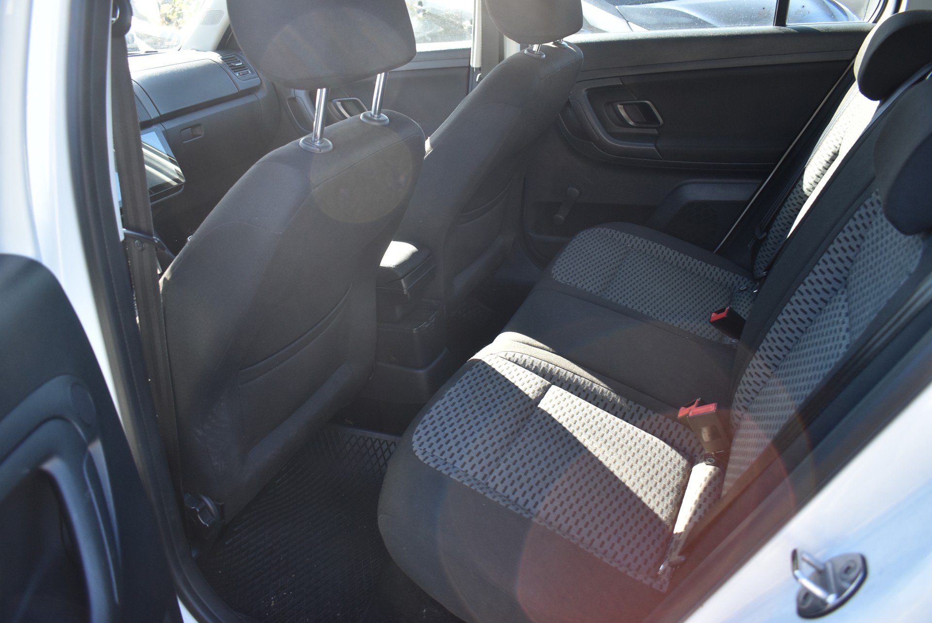 SKODA Fabia 1.6 TDI Elegance-image-2