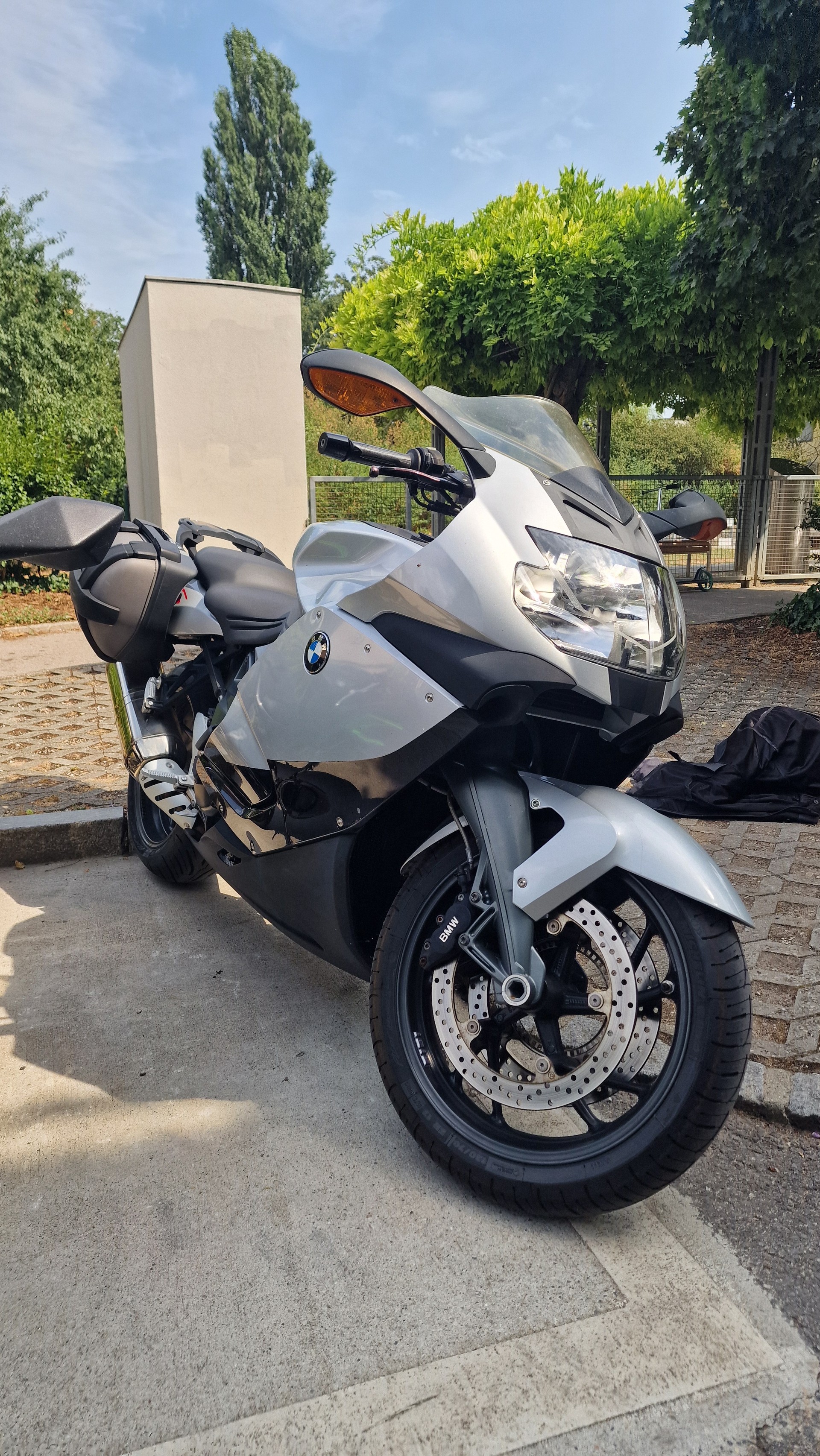 BMW S-image-0