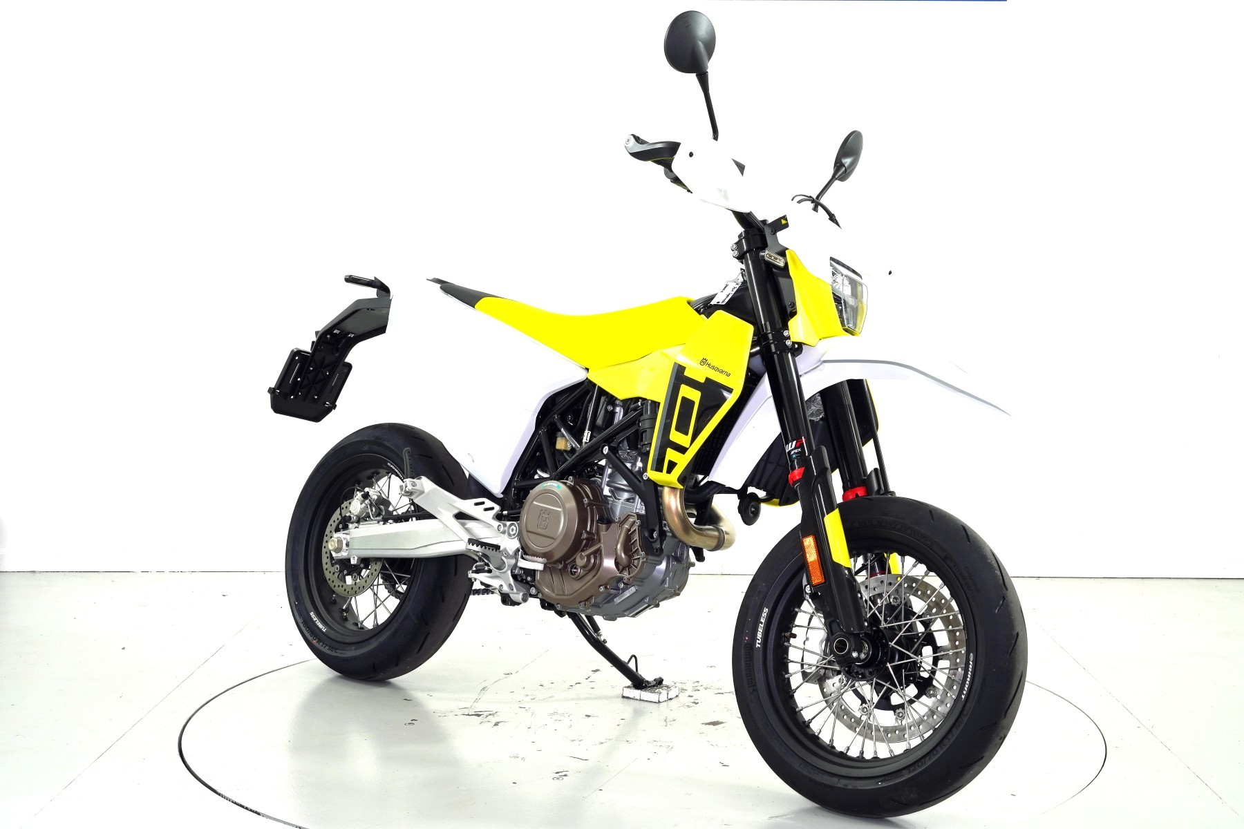 HUSQVARNA 701 Supermoto ABS-image-1