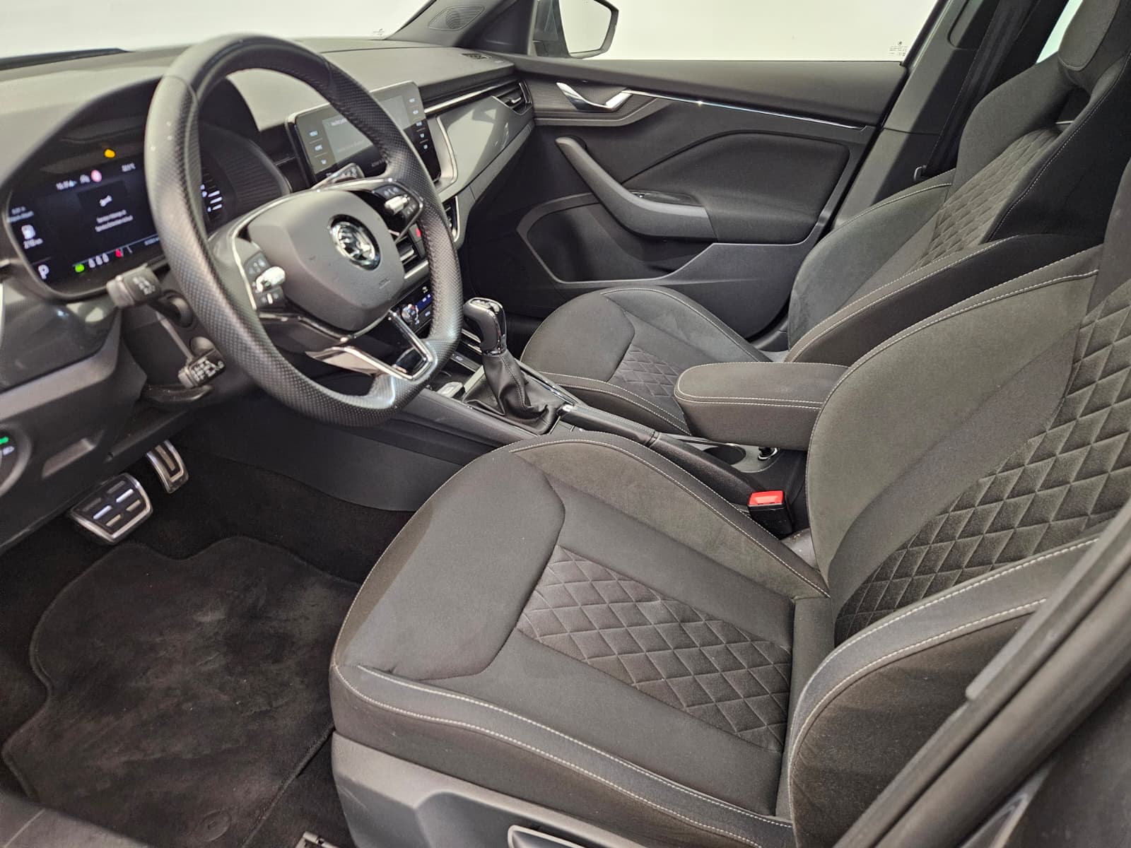 SKODA Kamiq 1.0 TSI Style DSG-image-10
