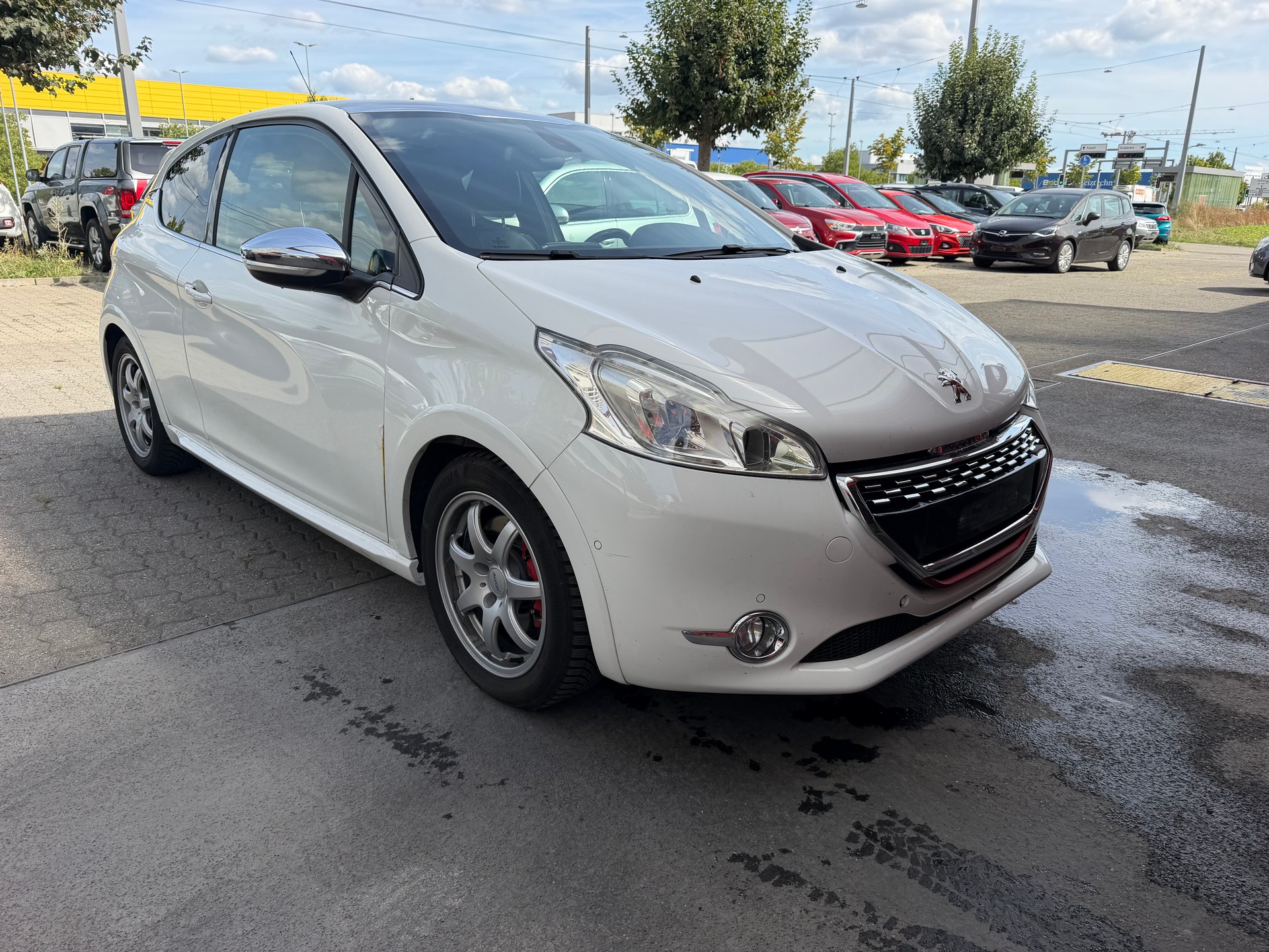 PEUGEOT 208 1.6 Turbo GTi-showroom-element-1