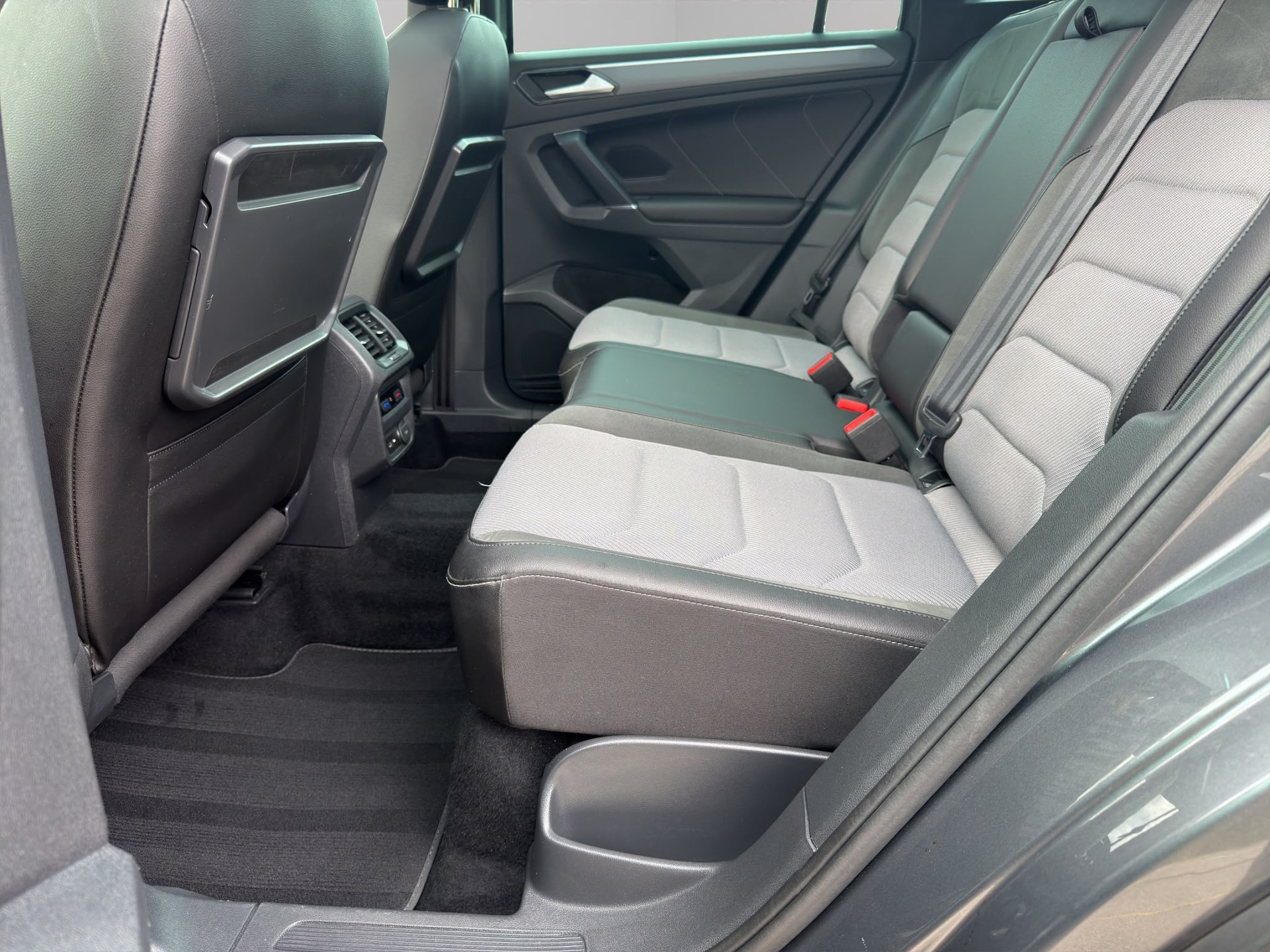 VW Tiguan 2.0 TDI SCR Highline 4Motion DSG-image-10