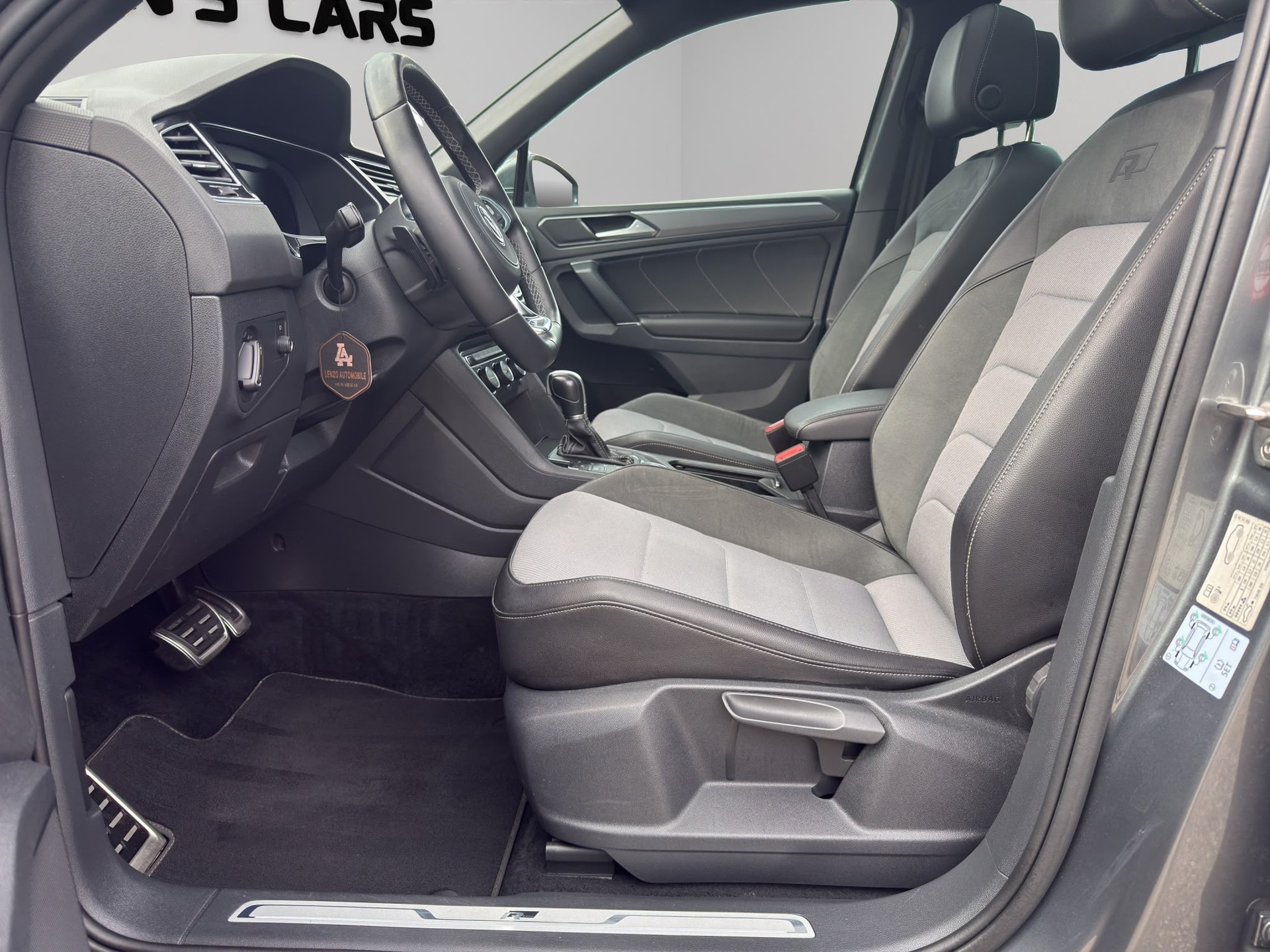 VW Tiguan 2.0 TDI SCR Highline 4Motion DSG-image-9